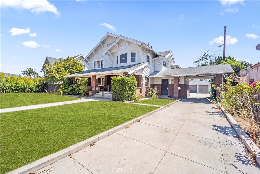 2320 W 25th