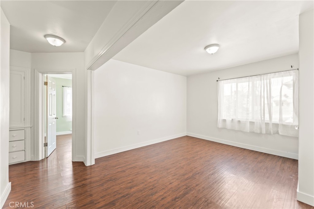 2320 W 25th