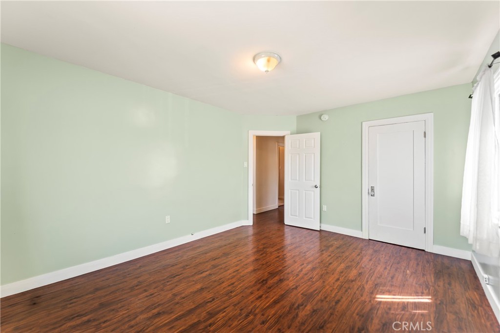 2320 W 25th