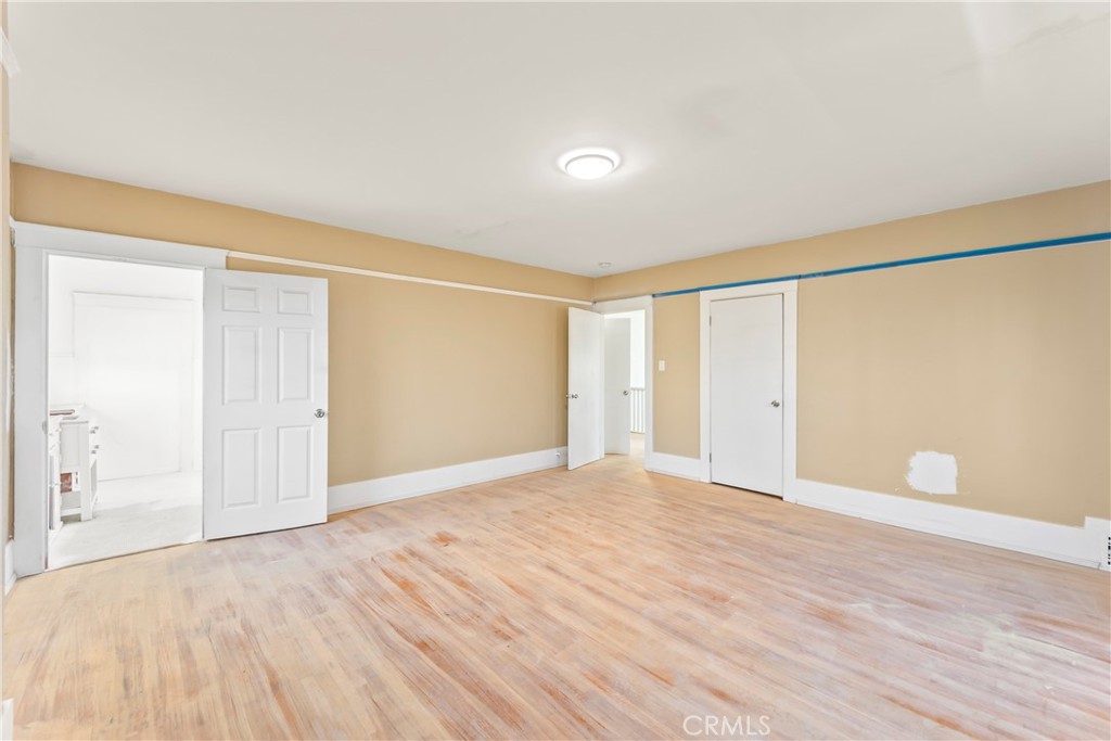2320 W 25th