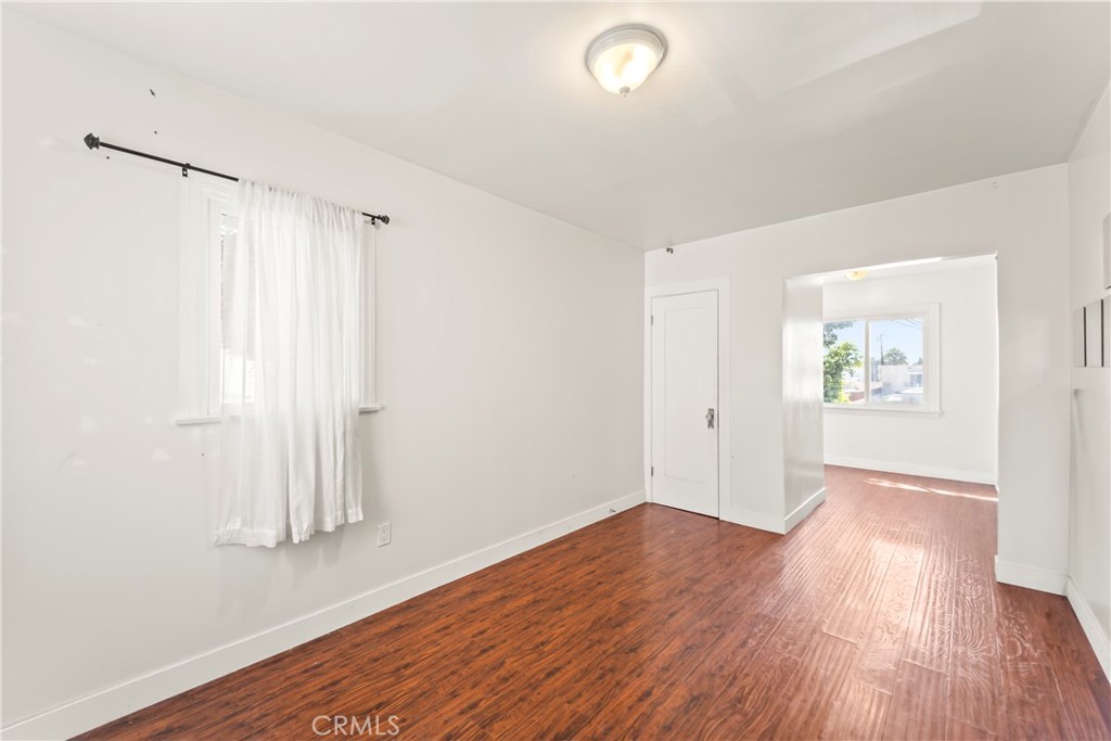 2320 W 25th