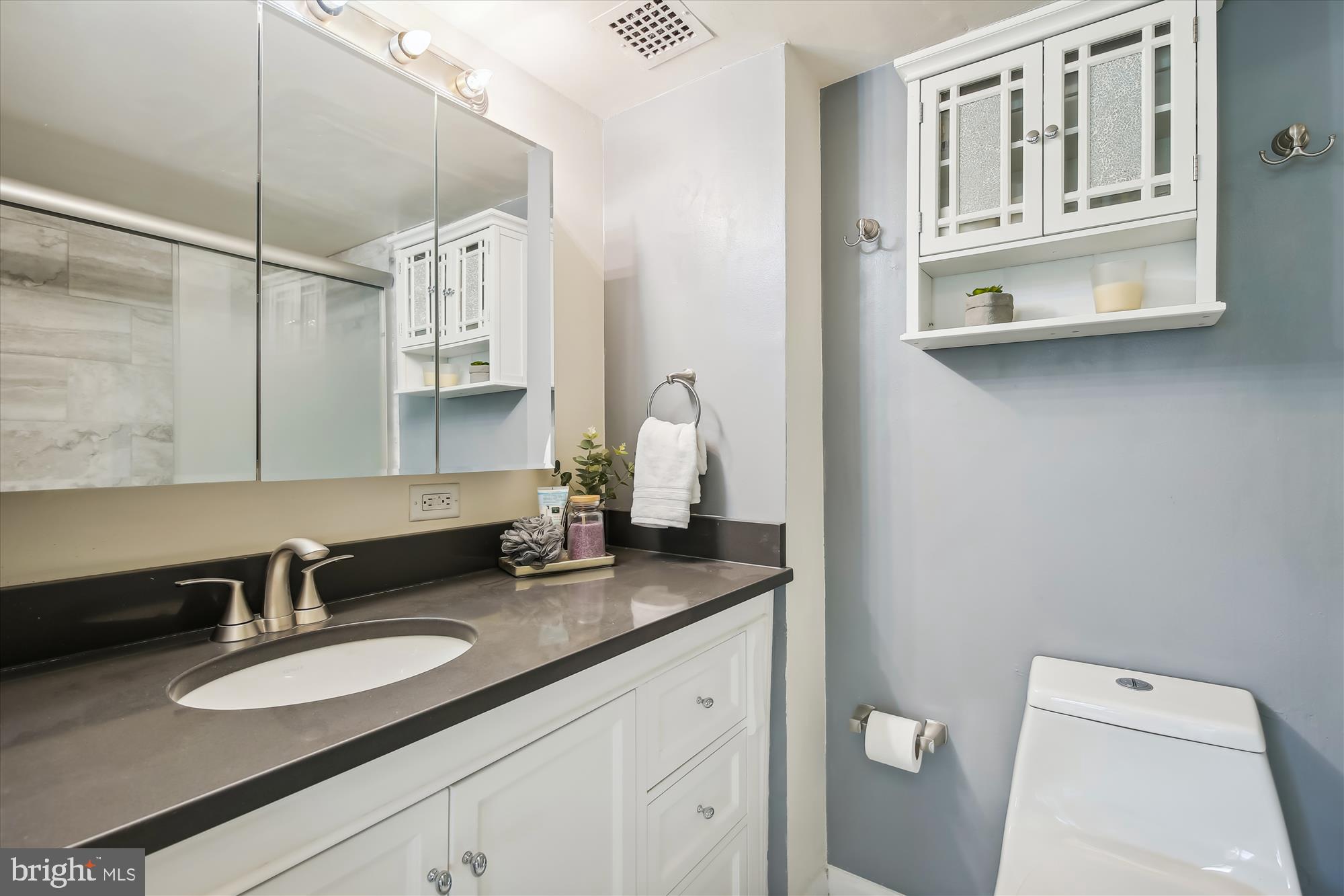 200 N Pickett STREET Unit: 207