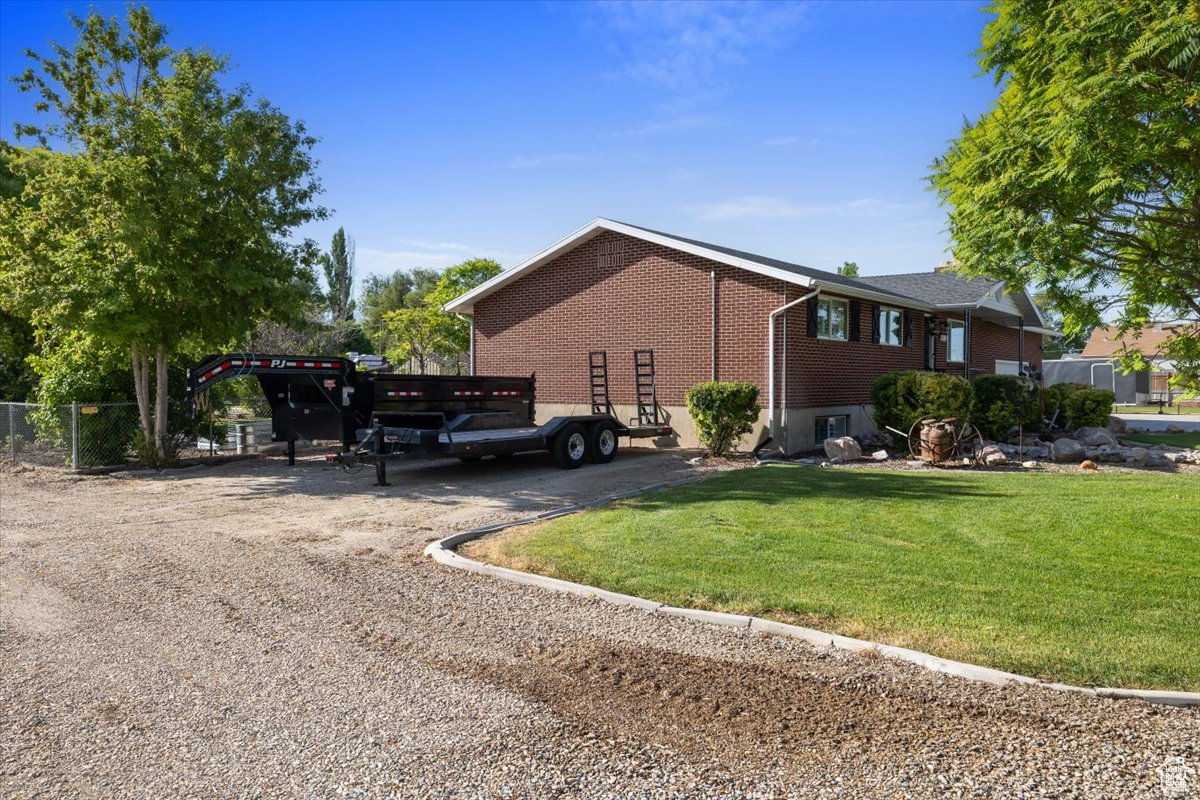 2590 N 4000 W