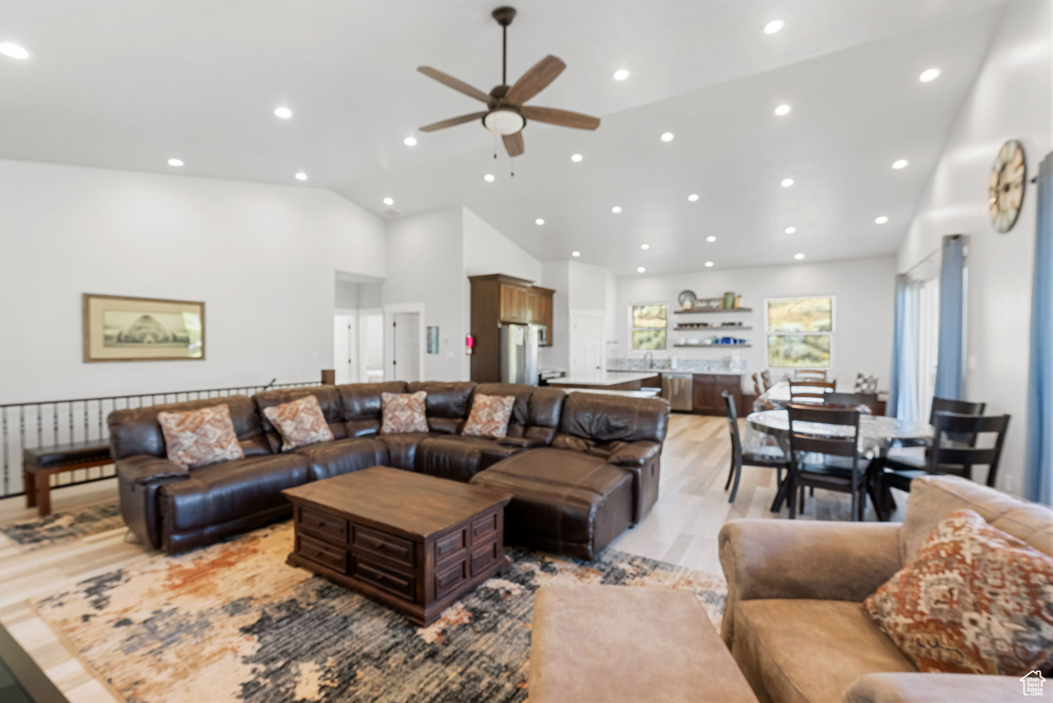 2882 S GOLF COURSE DR