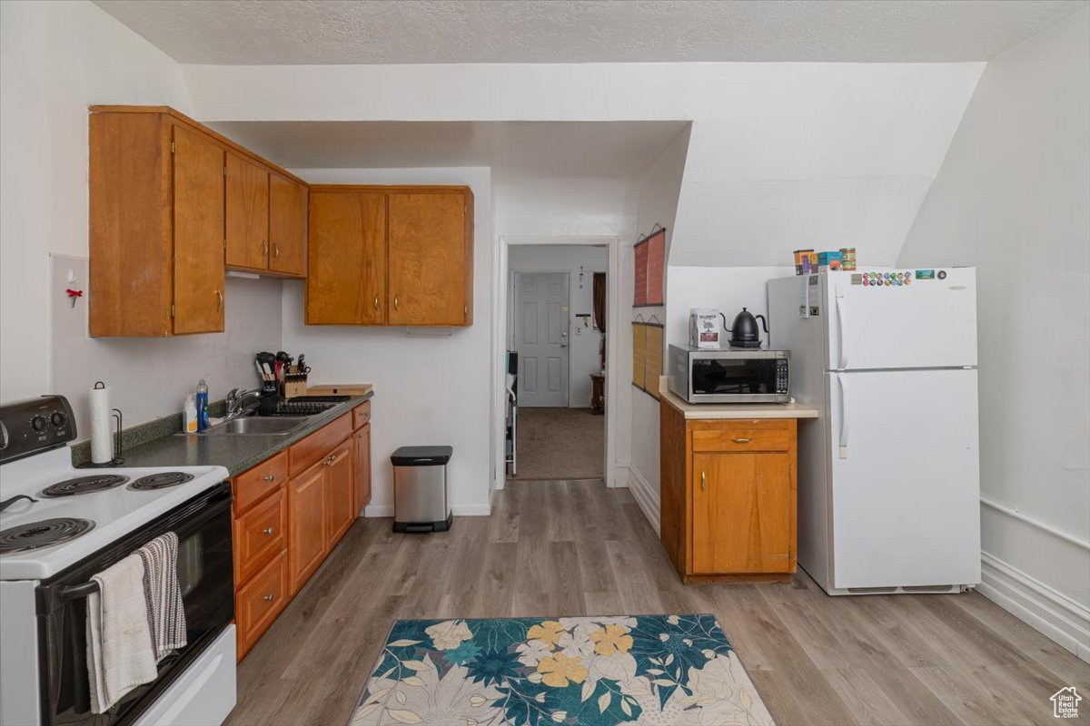 263 W CENTER ST