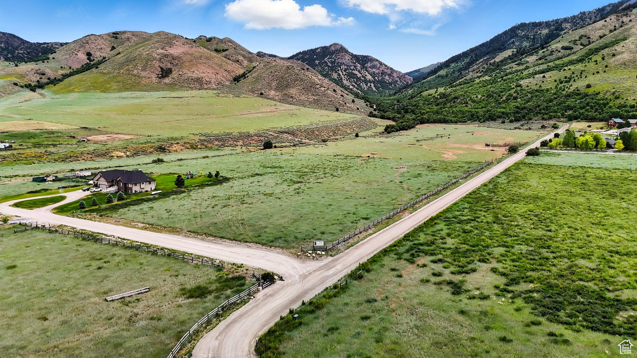 6305 N COUNTRY LN Unit: 2