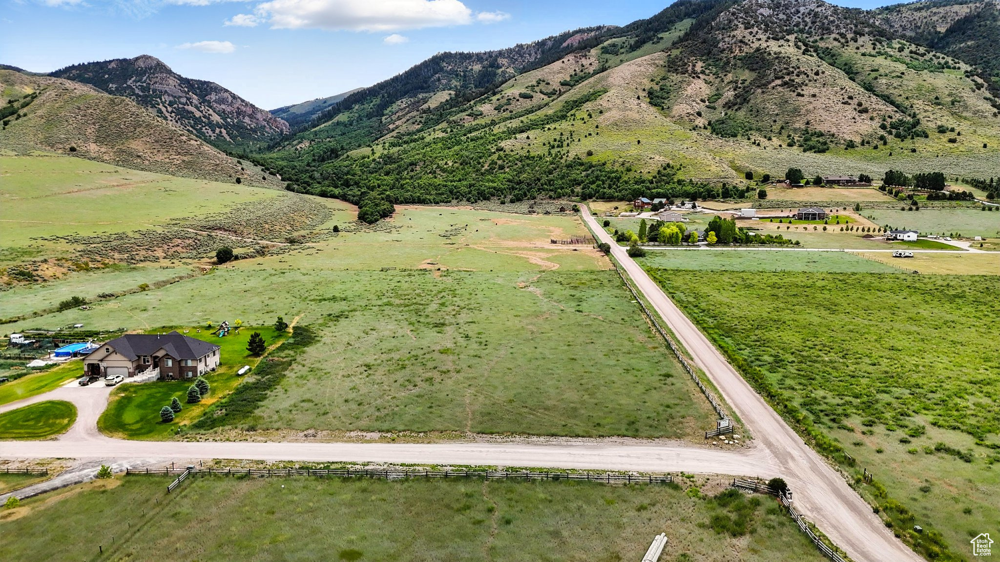 6305 N COUNTRY LN Unit: 2