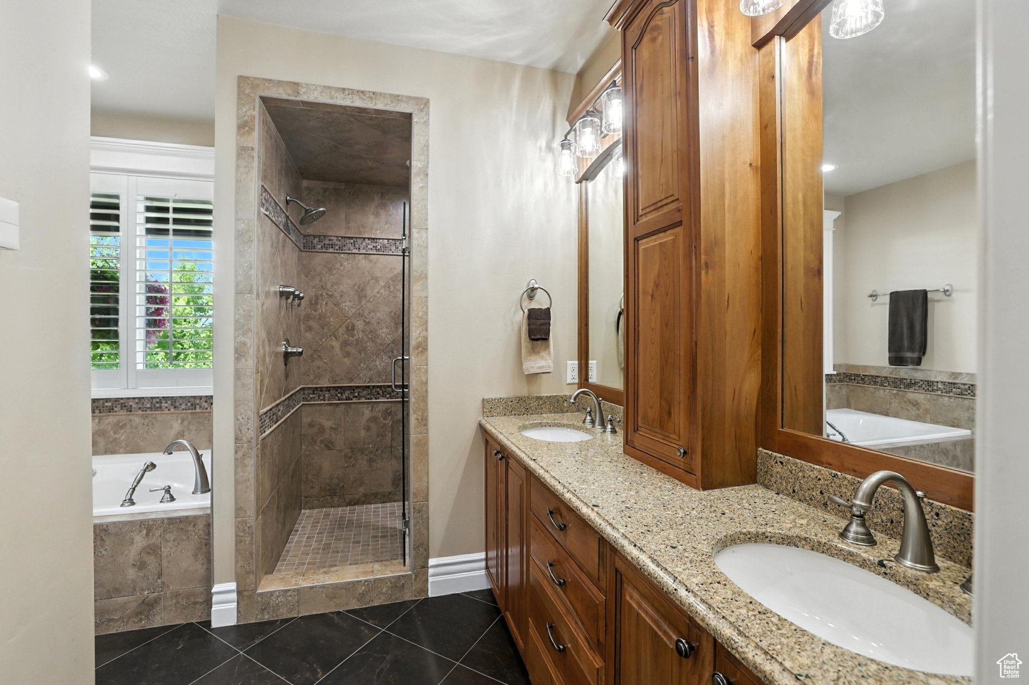1273 CEDAR HEIGHTS DR