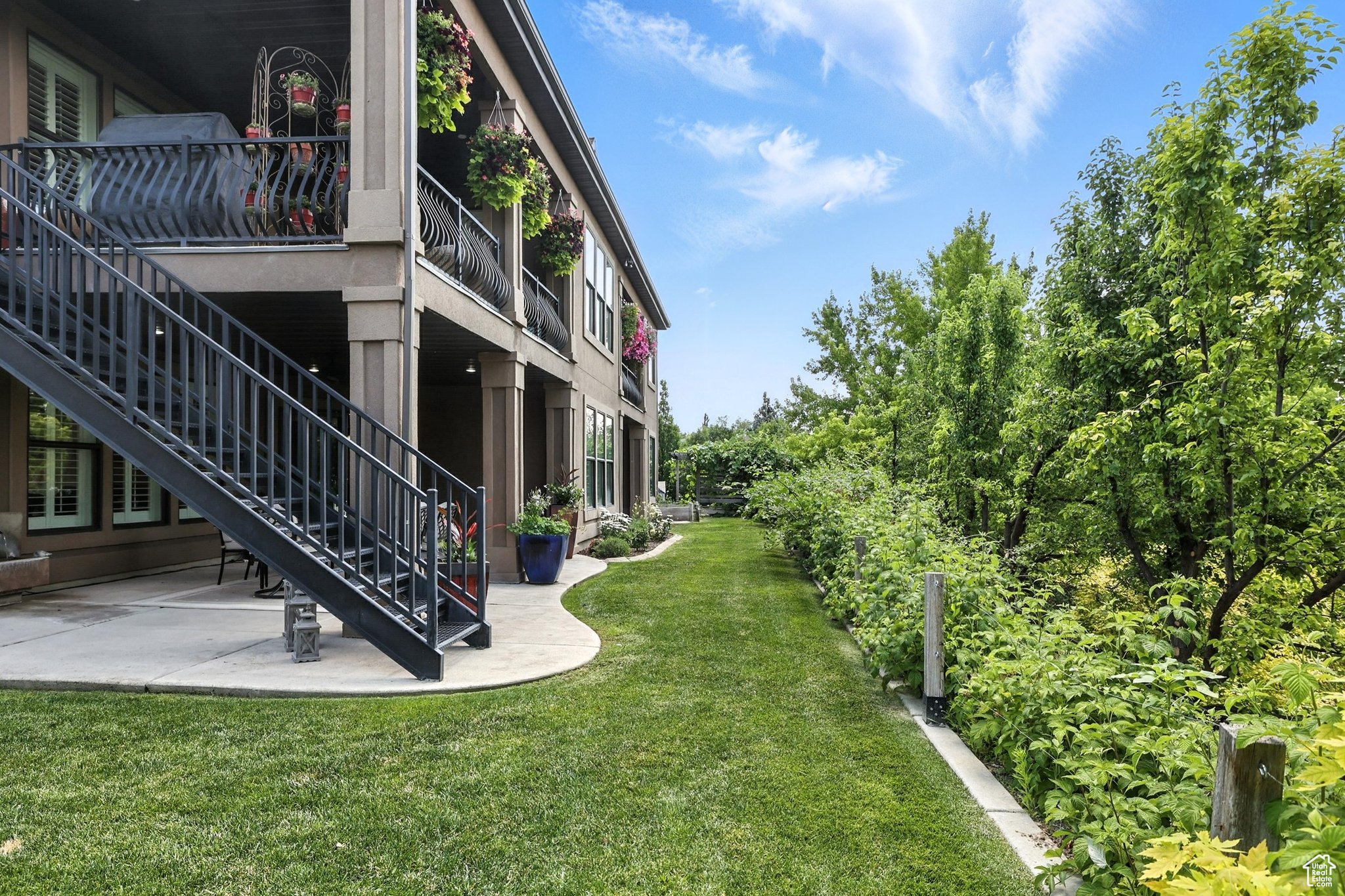 1273 CEDAR HEIGHTS DR