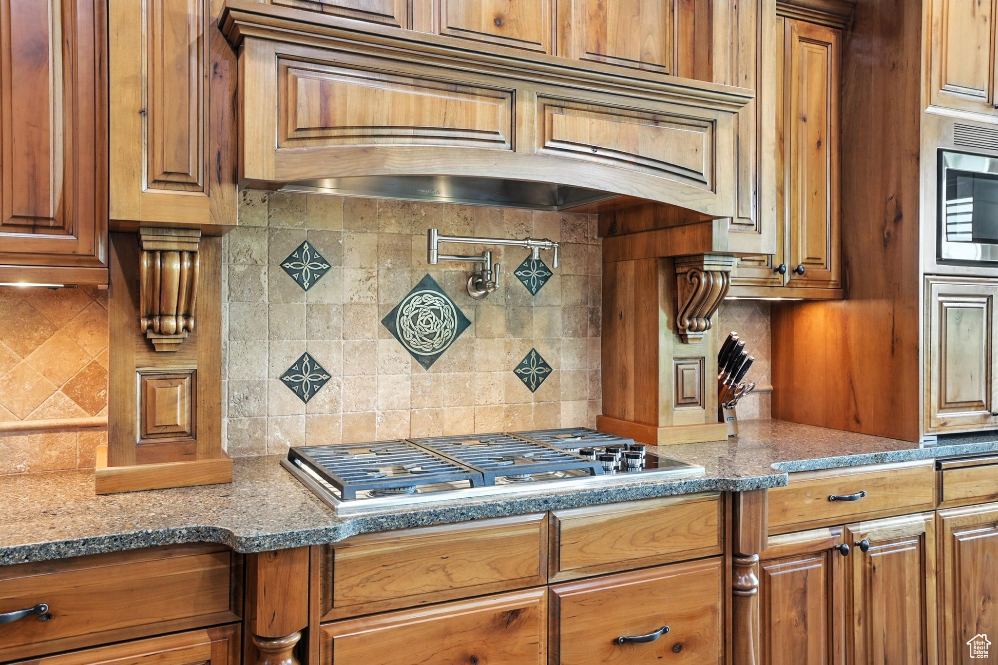 1273 CEDAR HEIGHTS DR