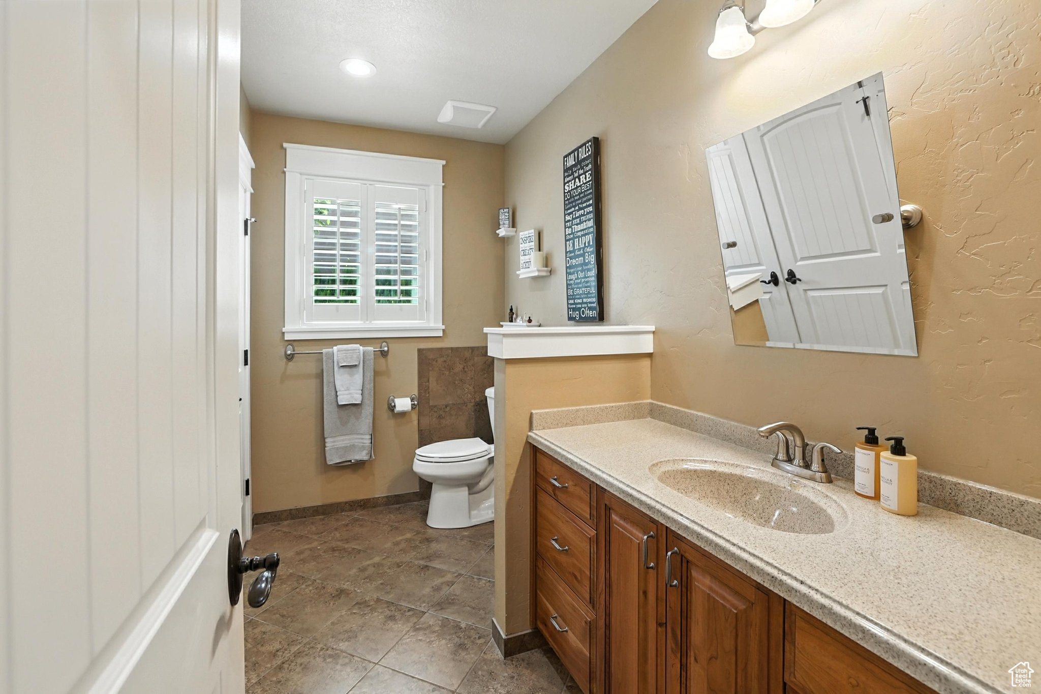 1273 CEDAR HEIGHTS DR