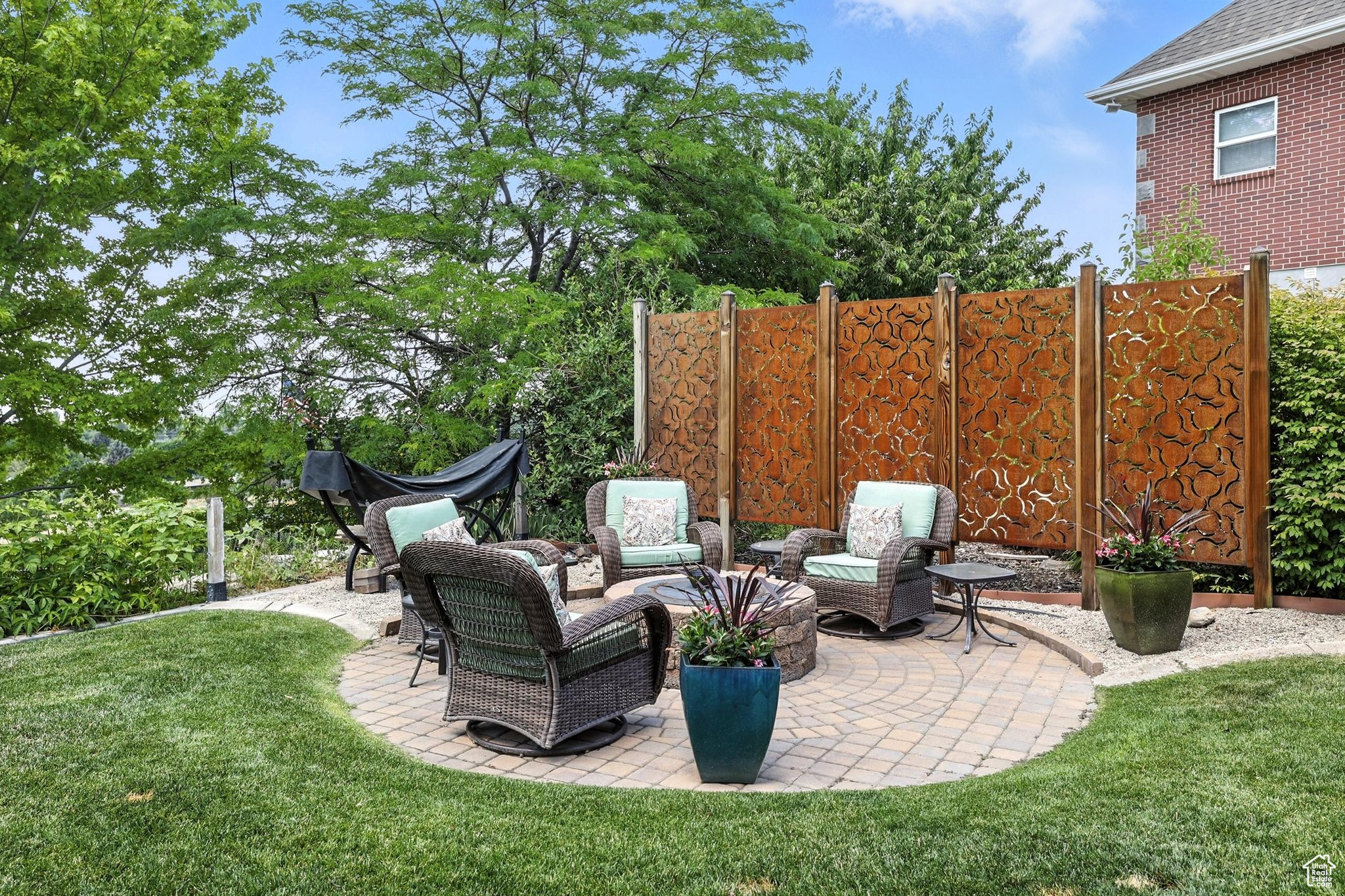1273 CEDAR HEIGHTS DR