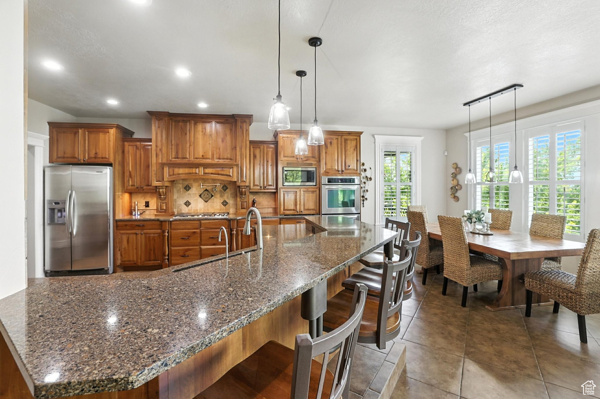 1273 CEDAR HEIGHTS DR