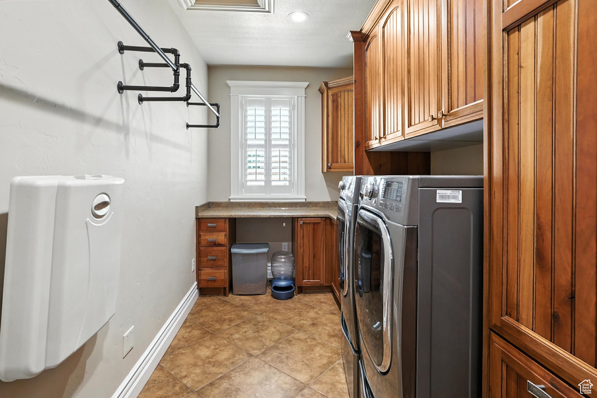 1273 CEDAR HEIGHTS DR