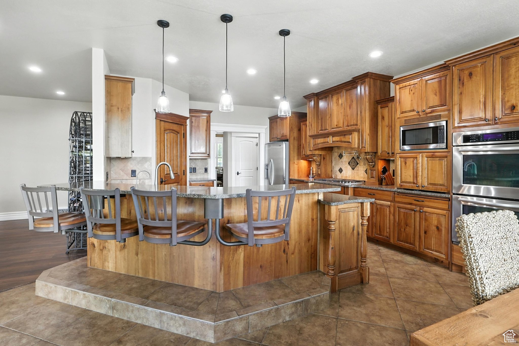 1273 CEDAR HEIGHTS DR