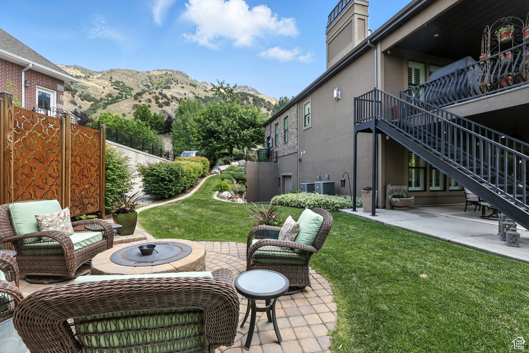1273 CEDAR HEIGHTS DR