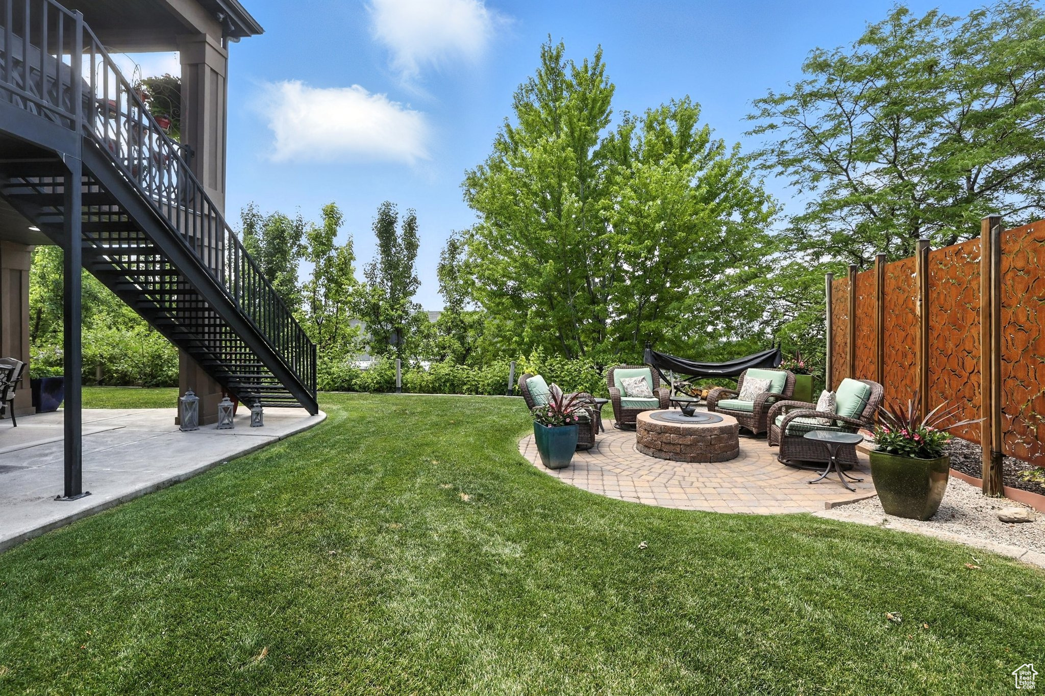 1273 CEDAR HEIGHTS DR