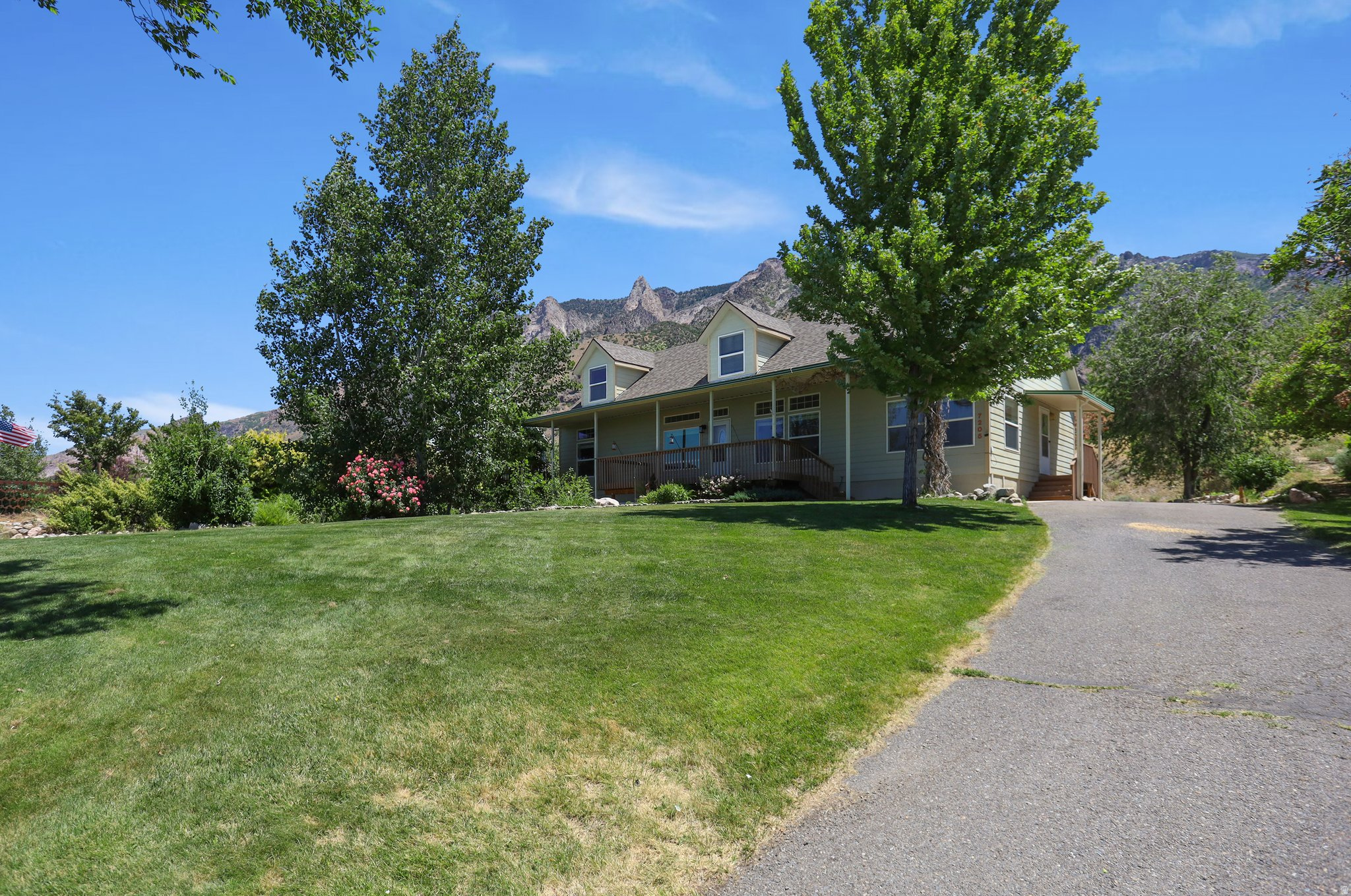 7205 S HWY 89