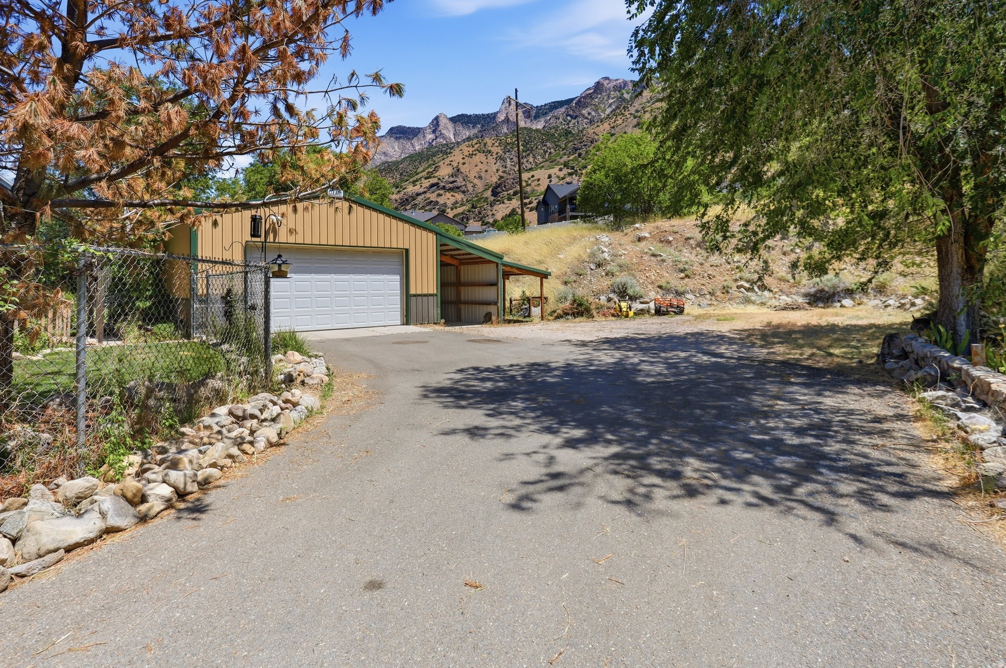 7205 S HWY 89