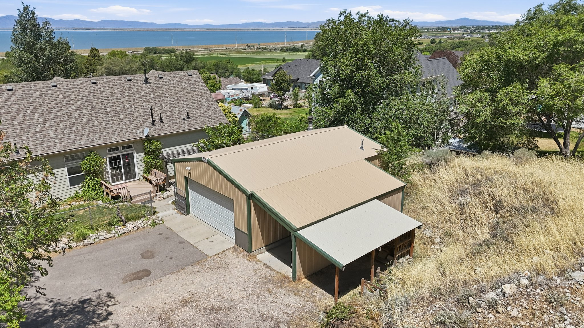 7205 S HWY 89
