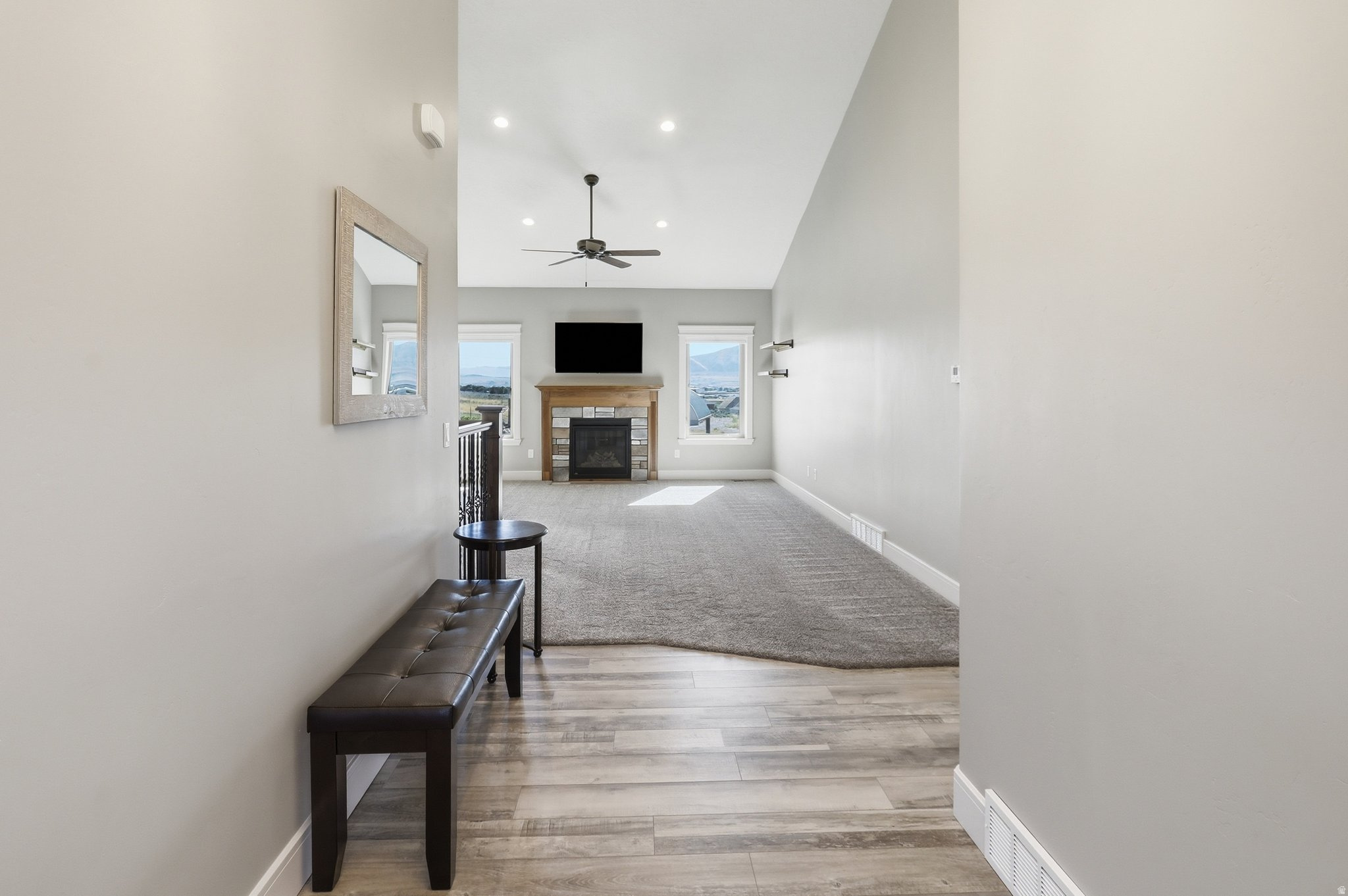 1098 N VALLEY VIEW DR