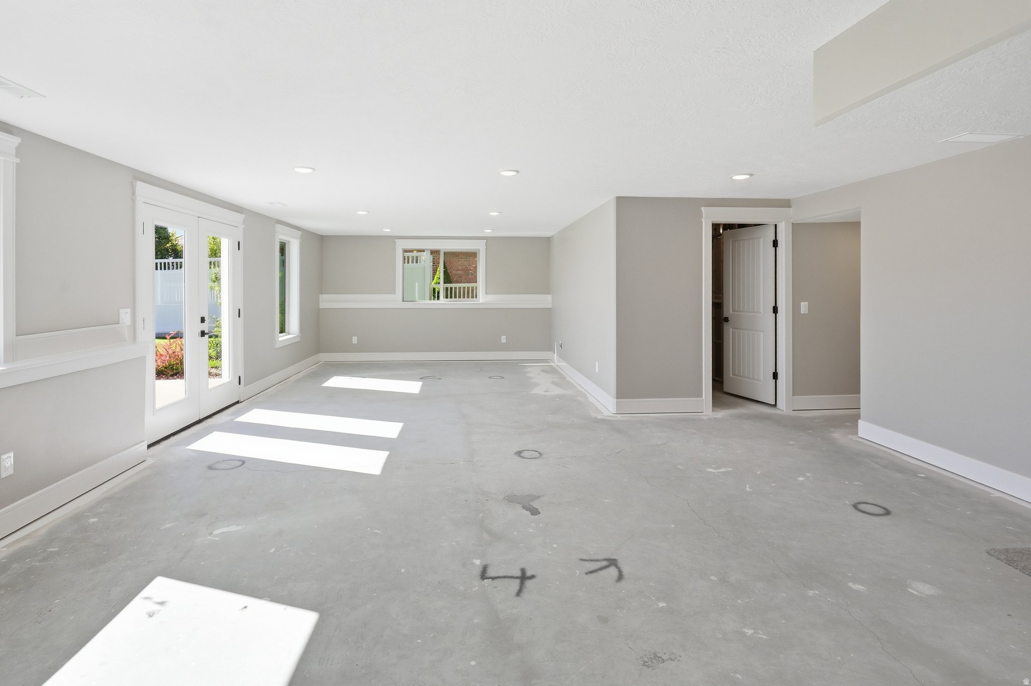 1098 N VALLEY VIEW DR