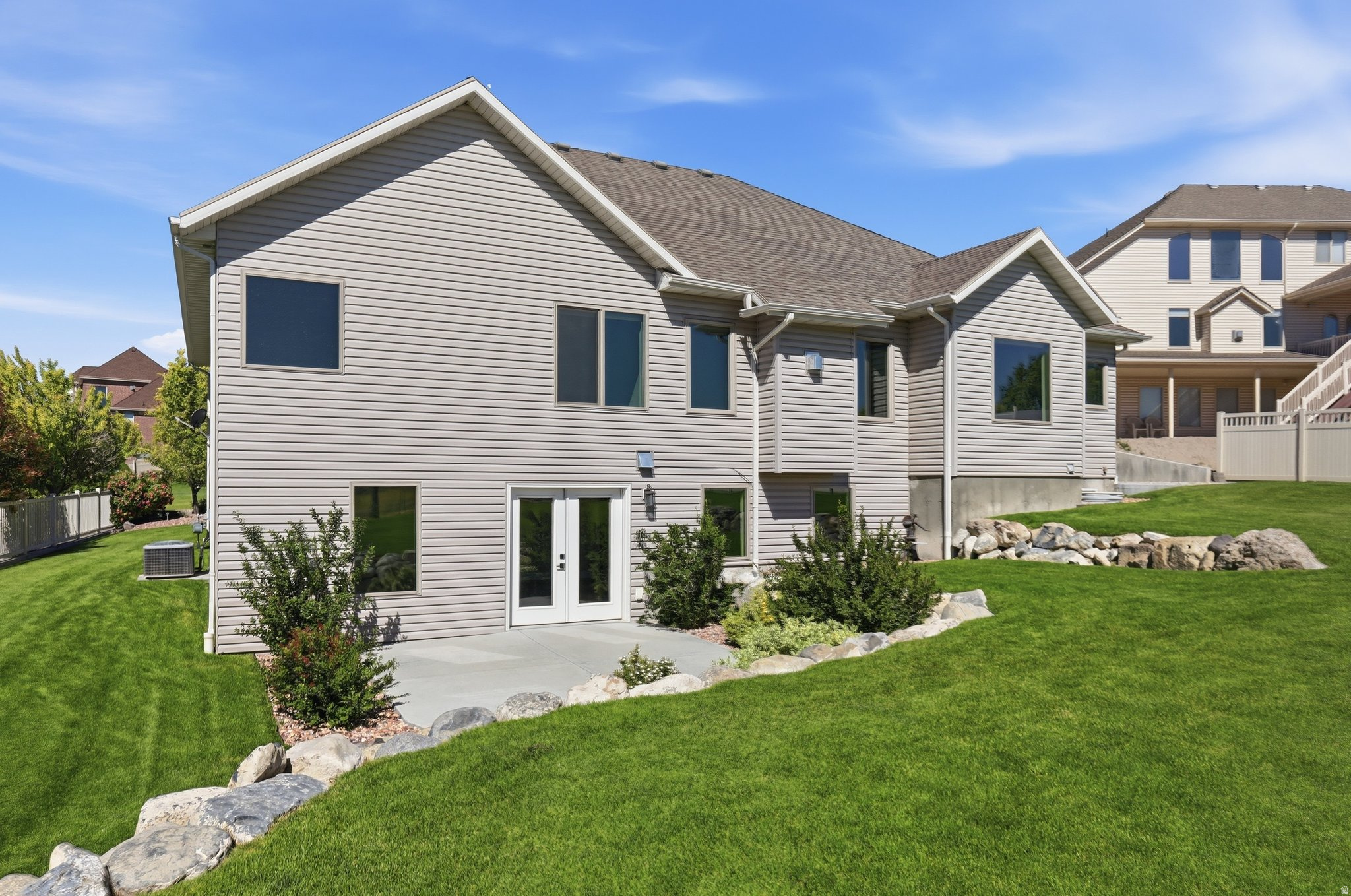 1098 N VALLEY VIEW DR