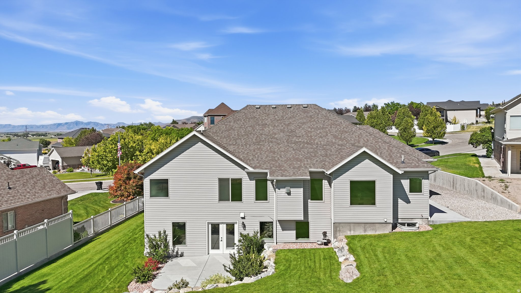 1098 N VALLEY VIEW DR