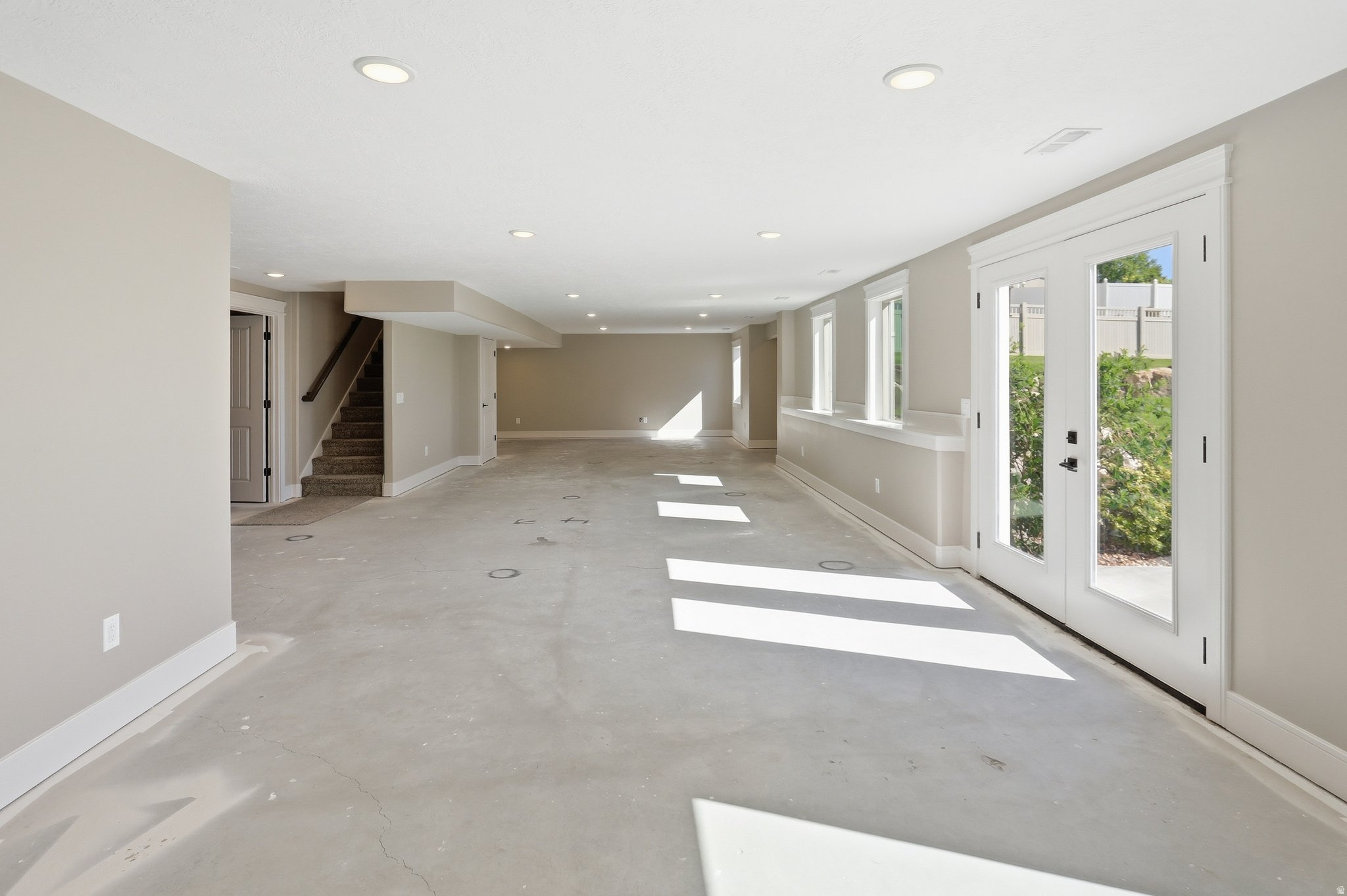 1098 N VALLEY VIEW DR
