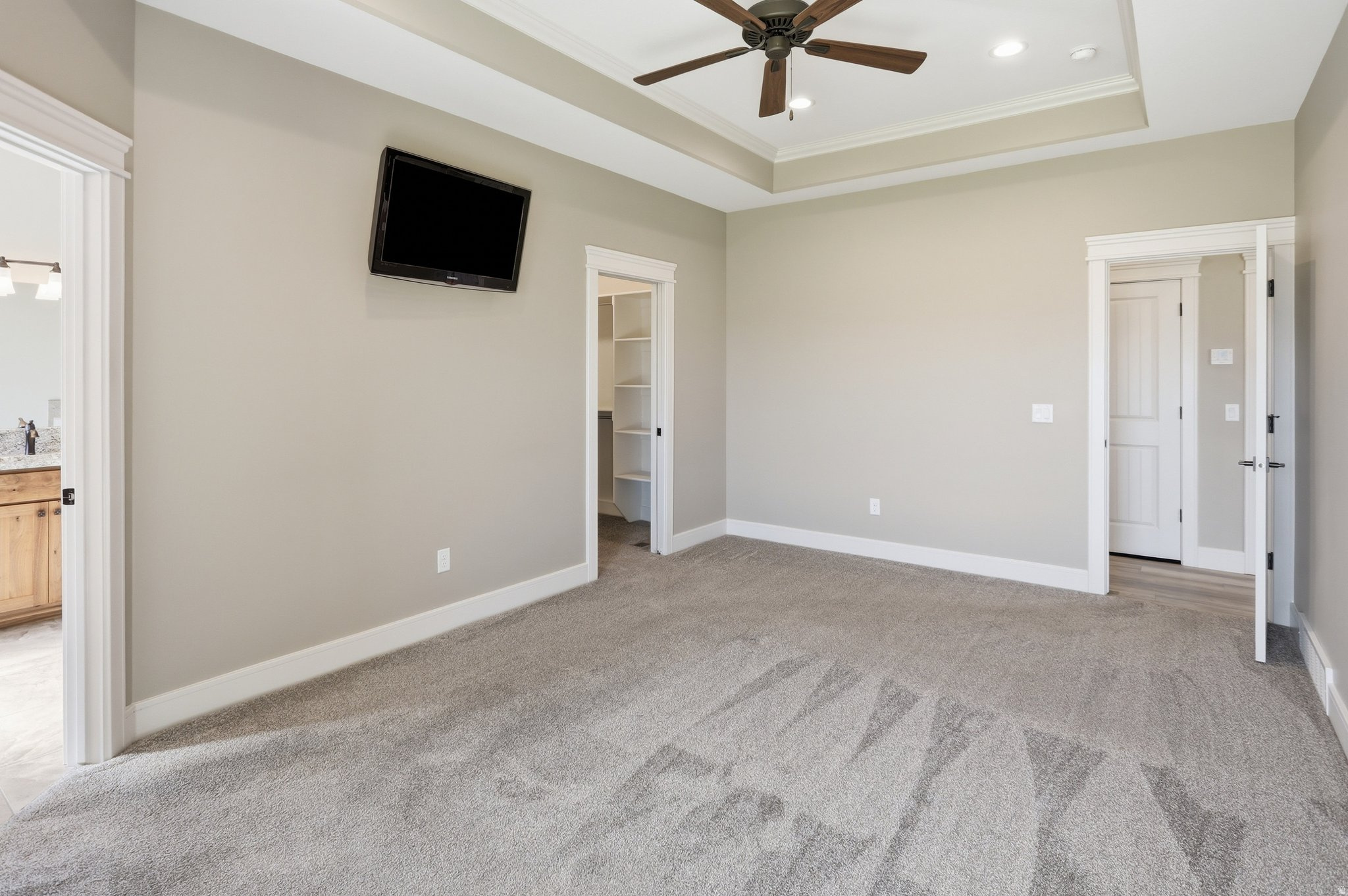 1098 N VALLEY VIEW DR