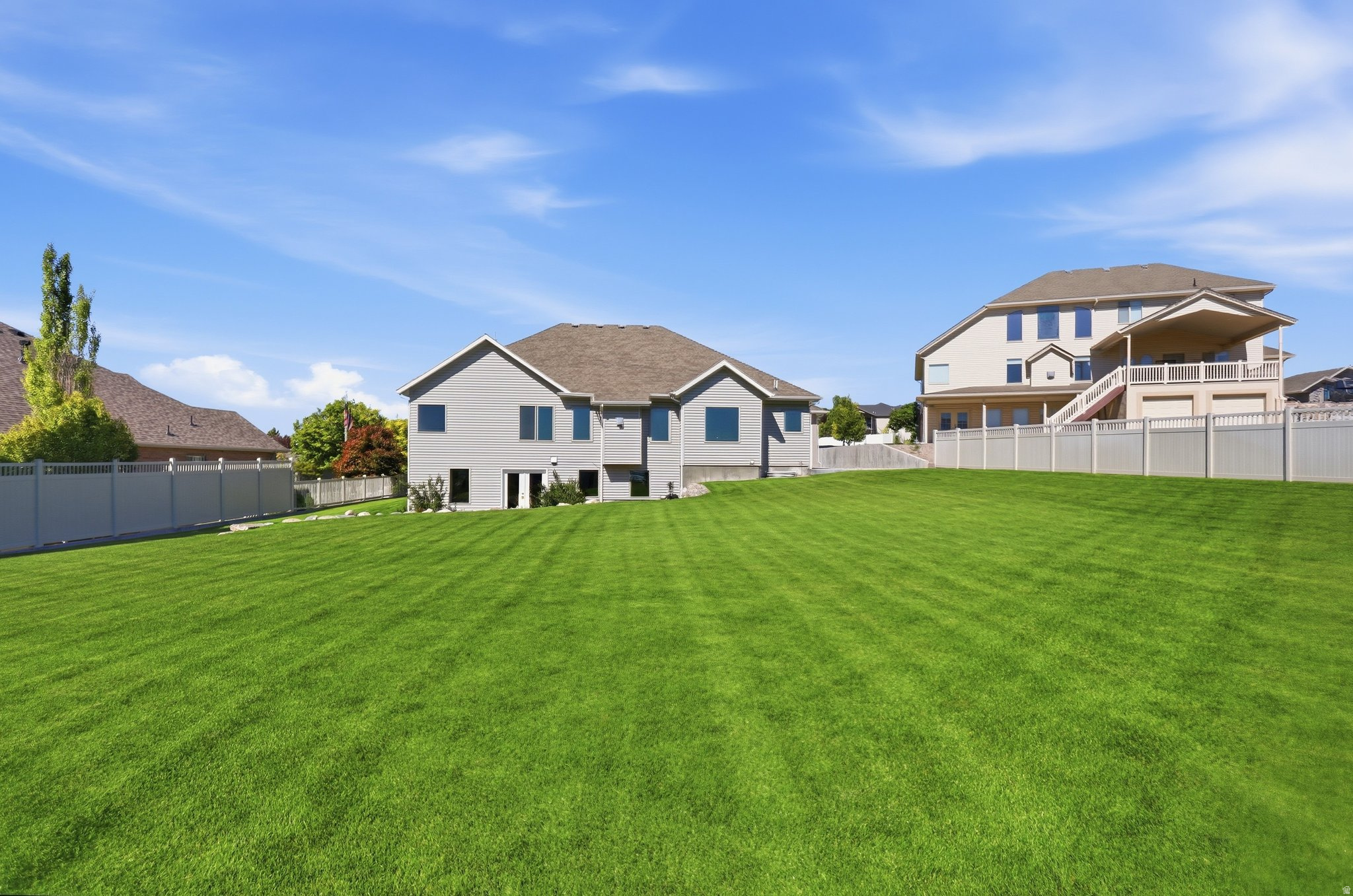 1098 N VALLEY VIEW DR