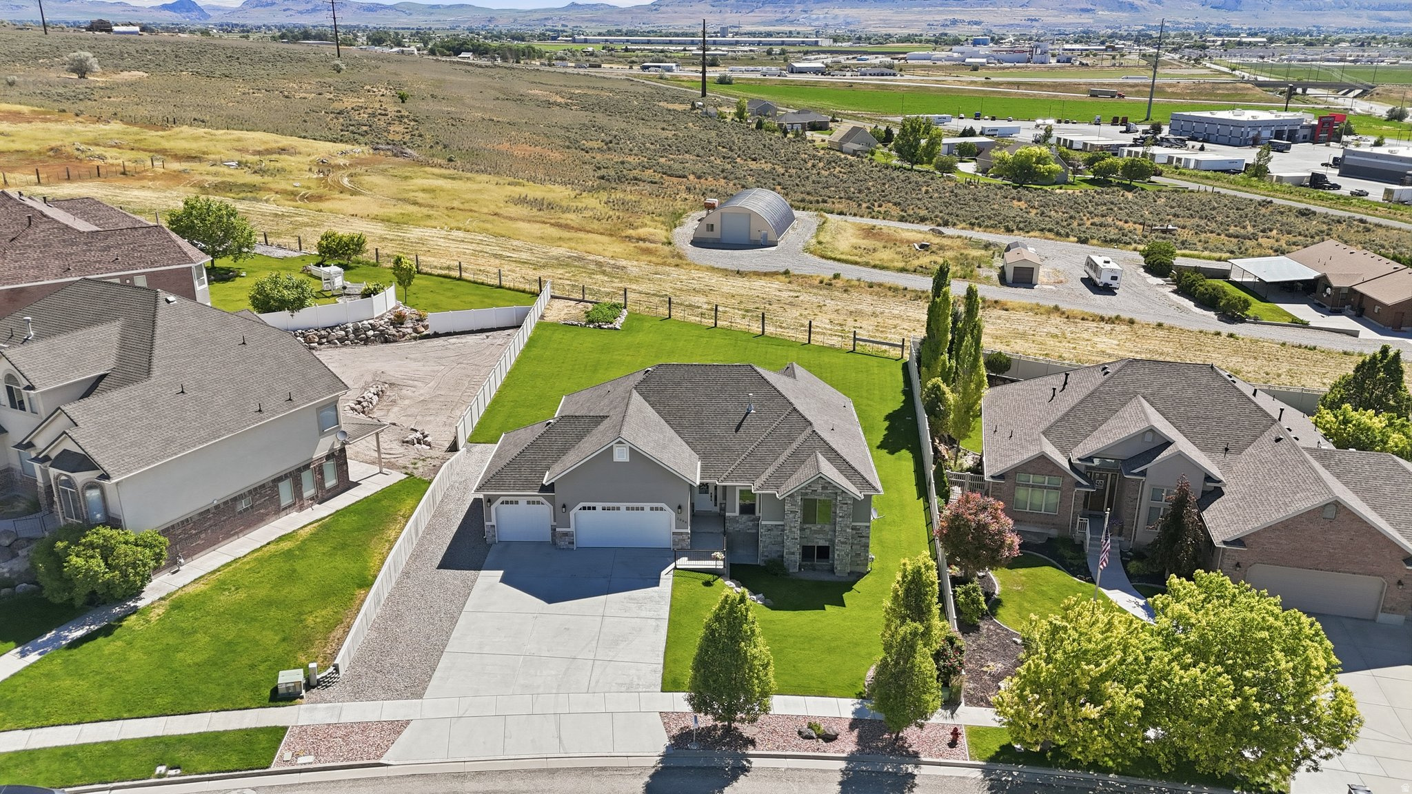 1098 N VALLEY VIEW DR