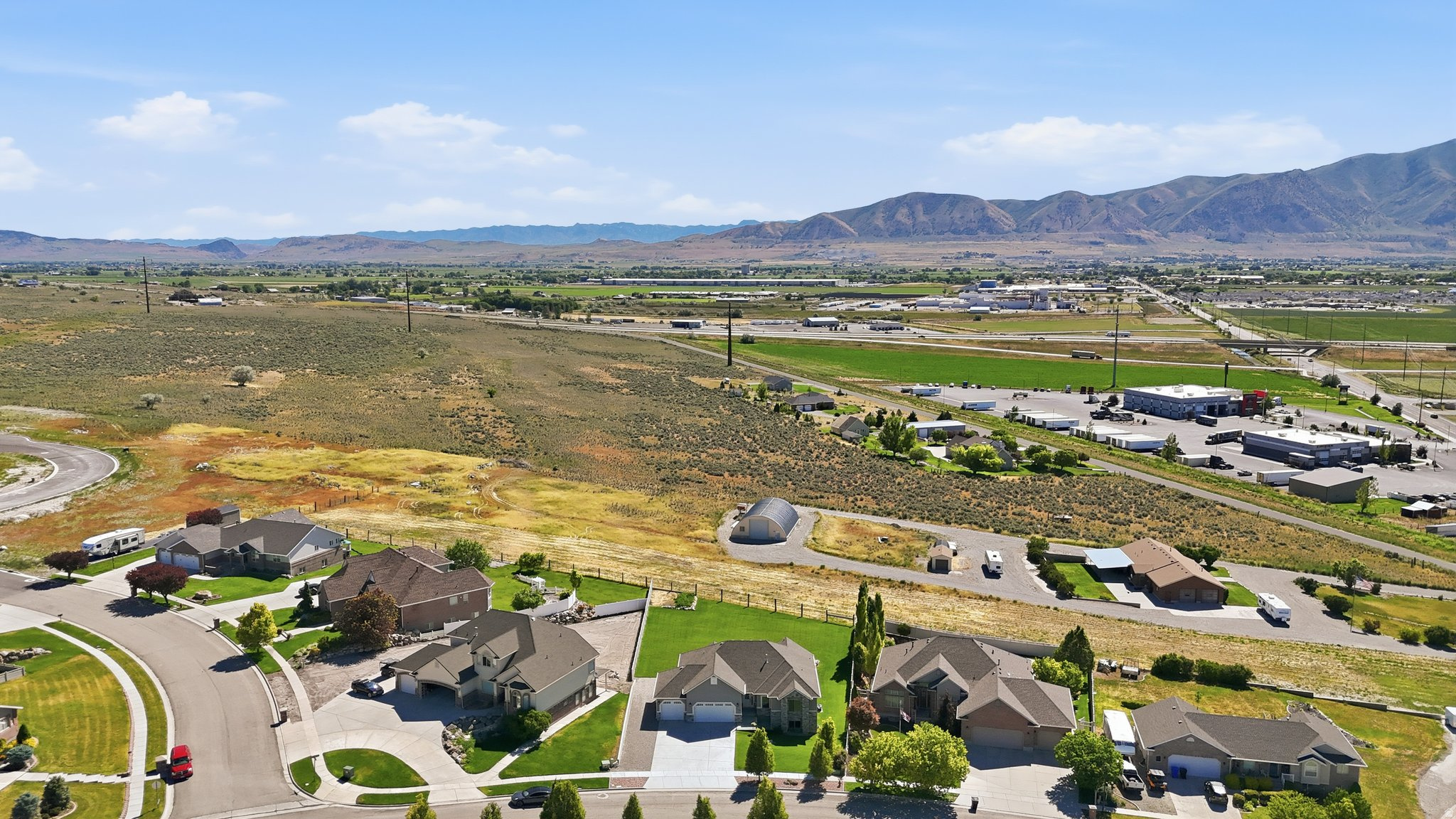 1098 N VALLEY VIEW DR