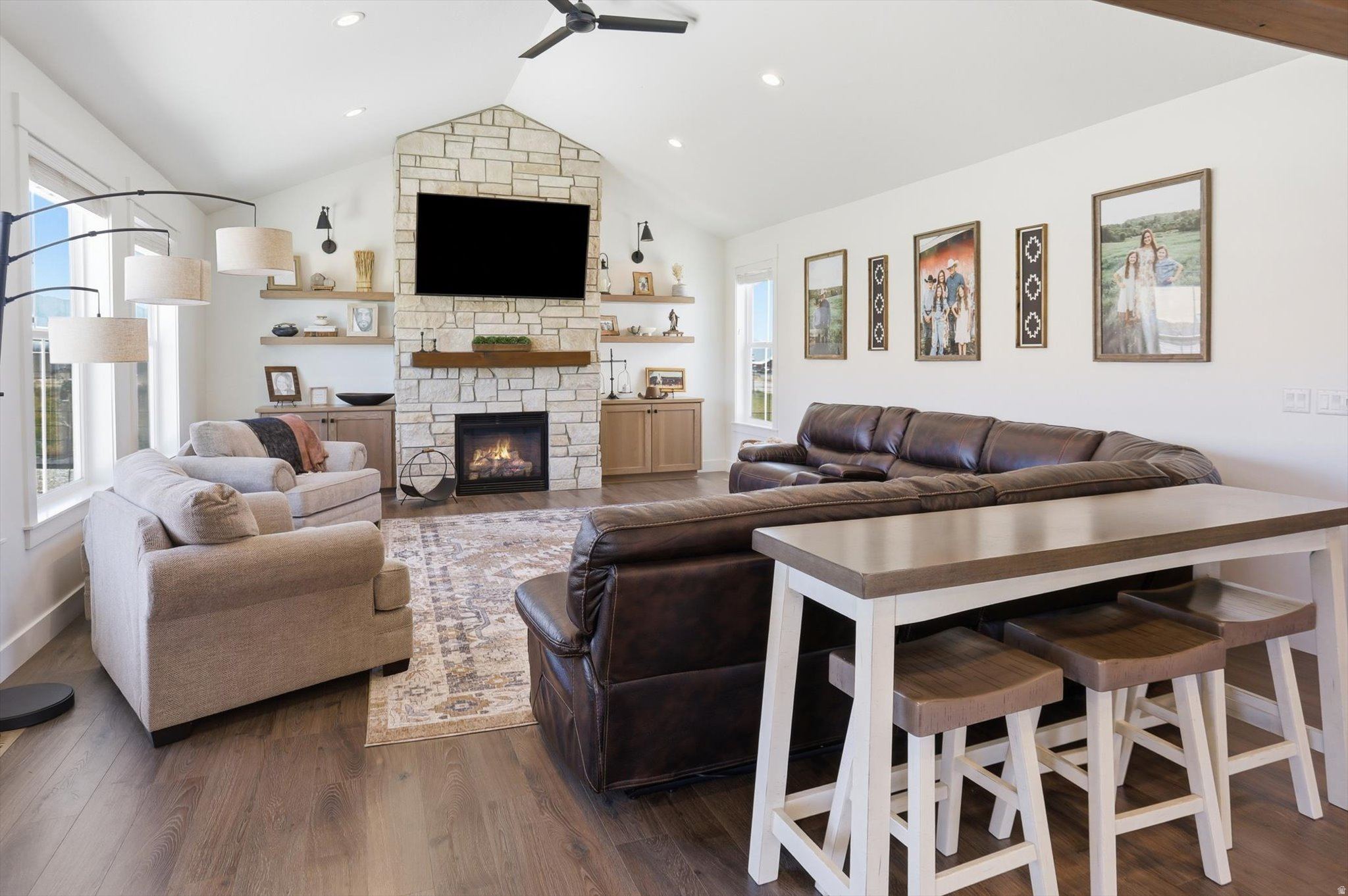 9590 W POINT LOOKOUT DR