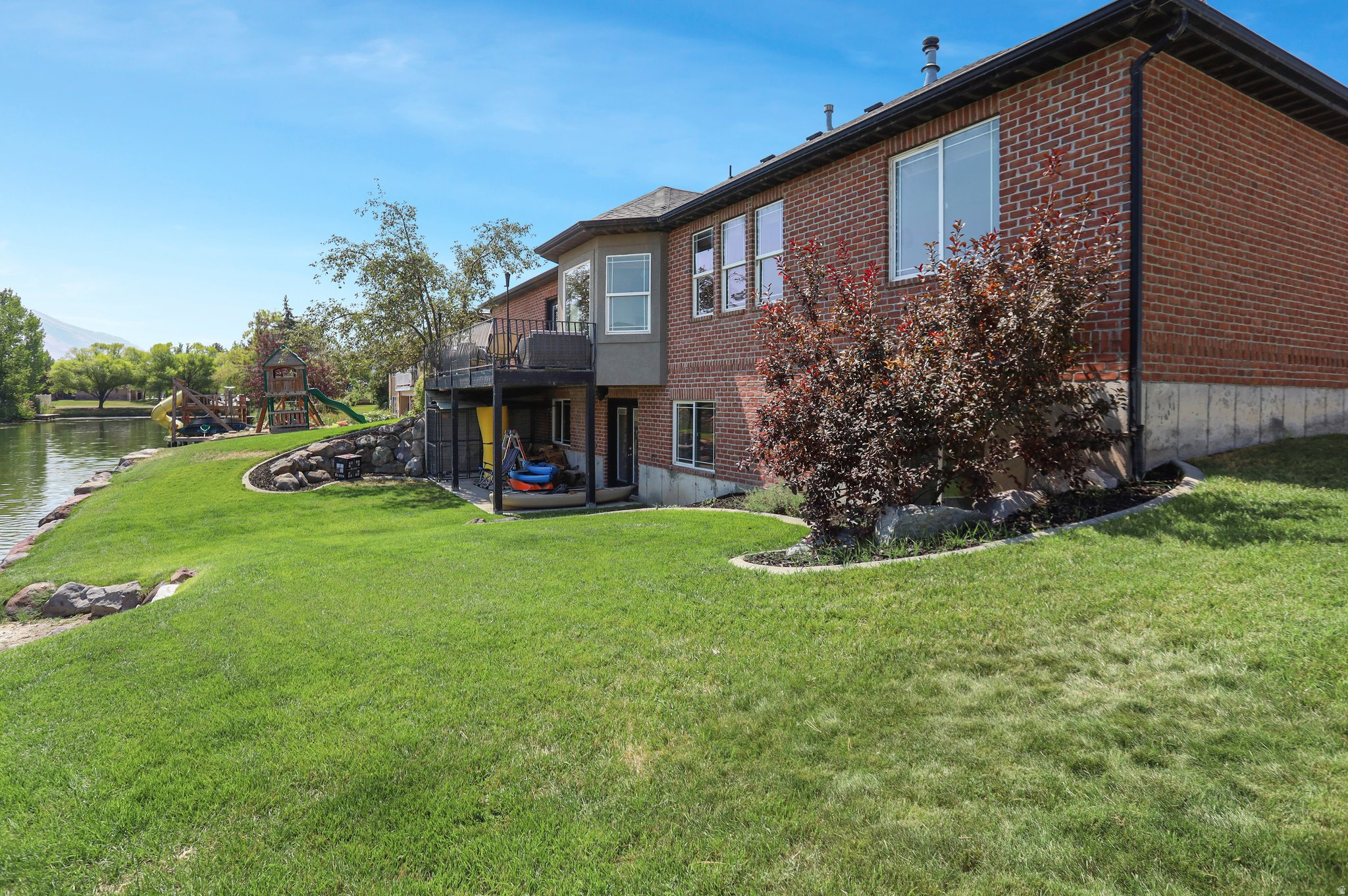 170 LAKEVIEW