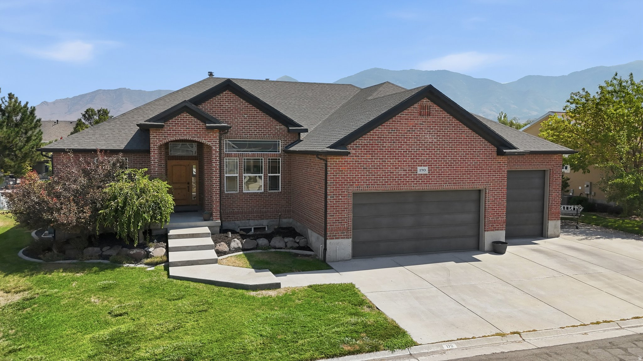 170 LAKEVIEW