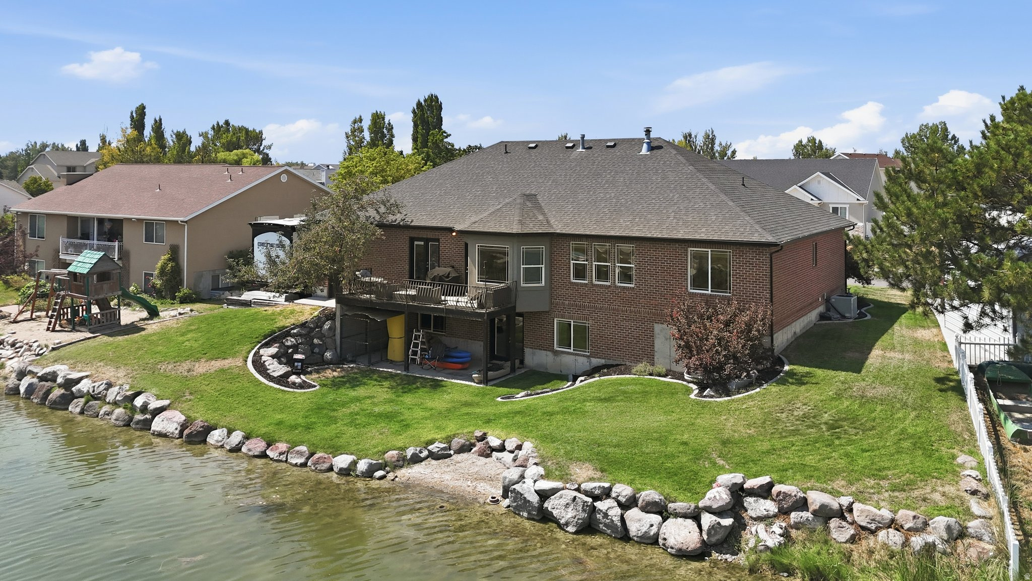 170 LAKEVIEW