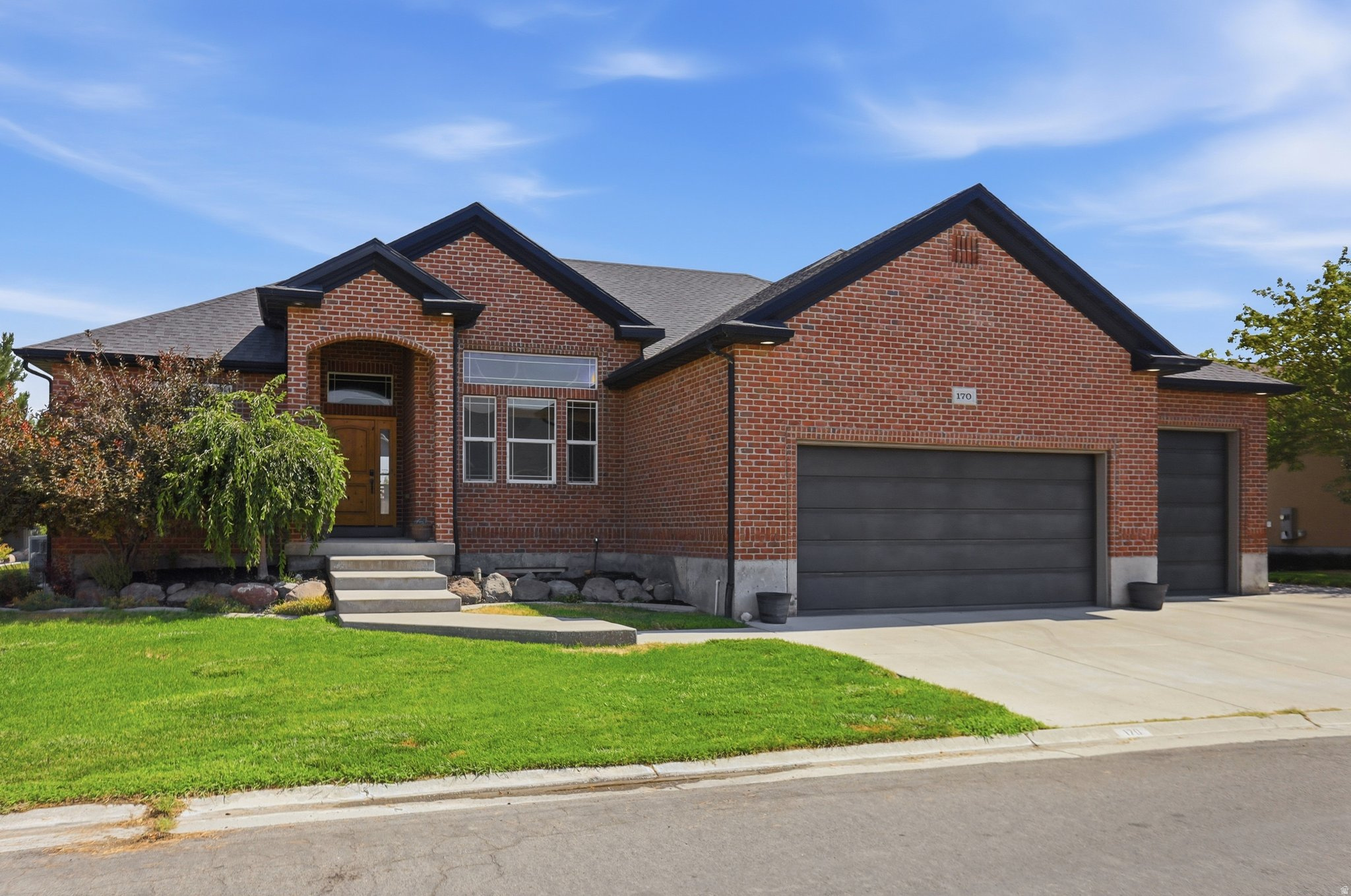 170 LAKEVIEW