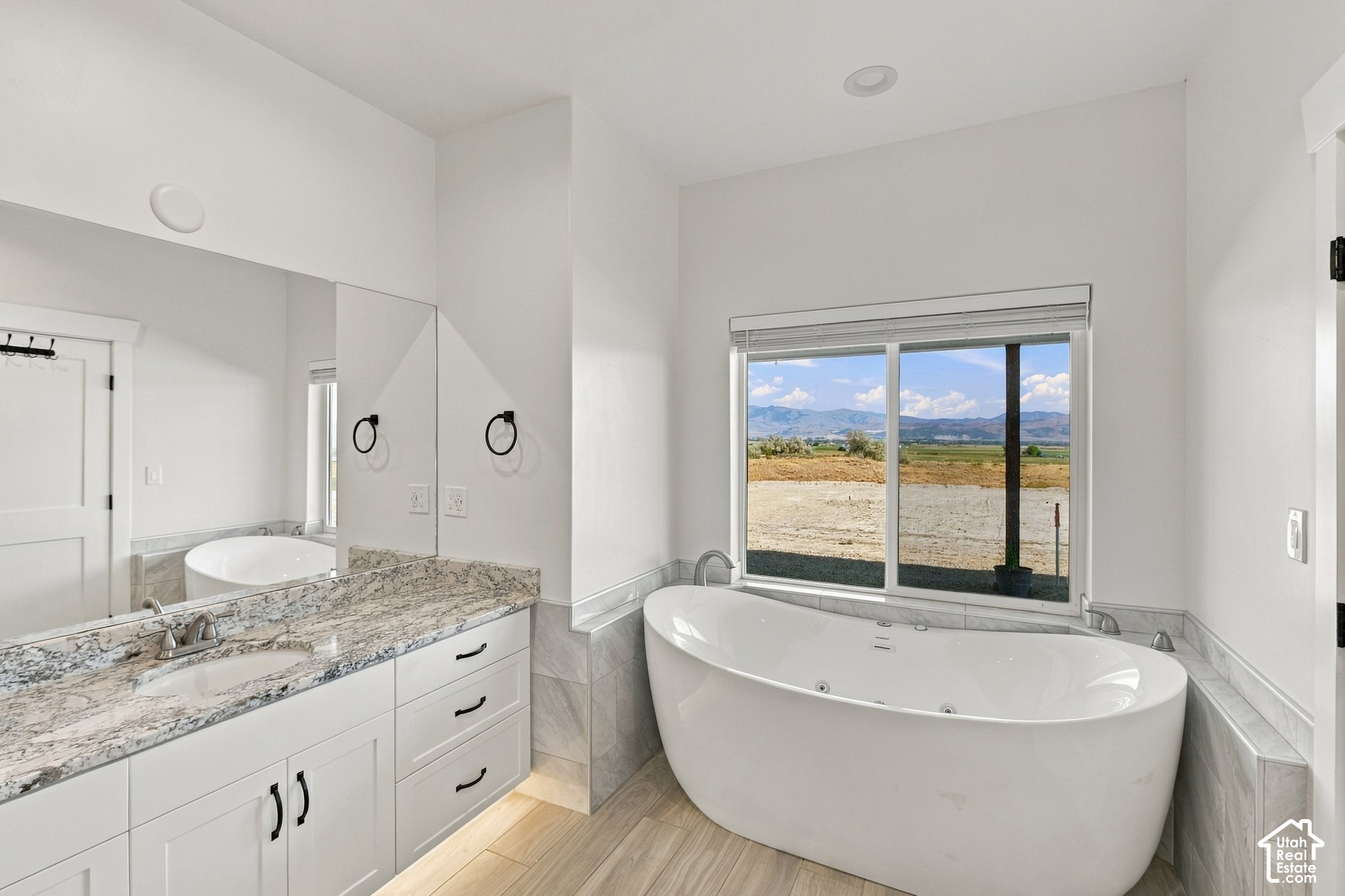 405 N WONDERFUL LIFE LN