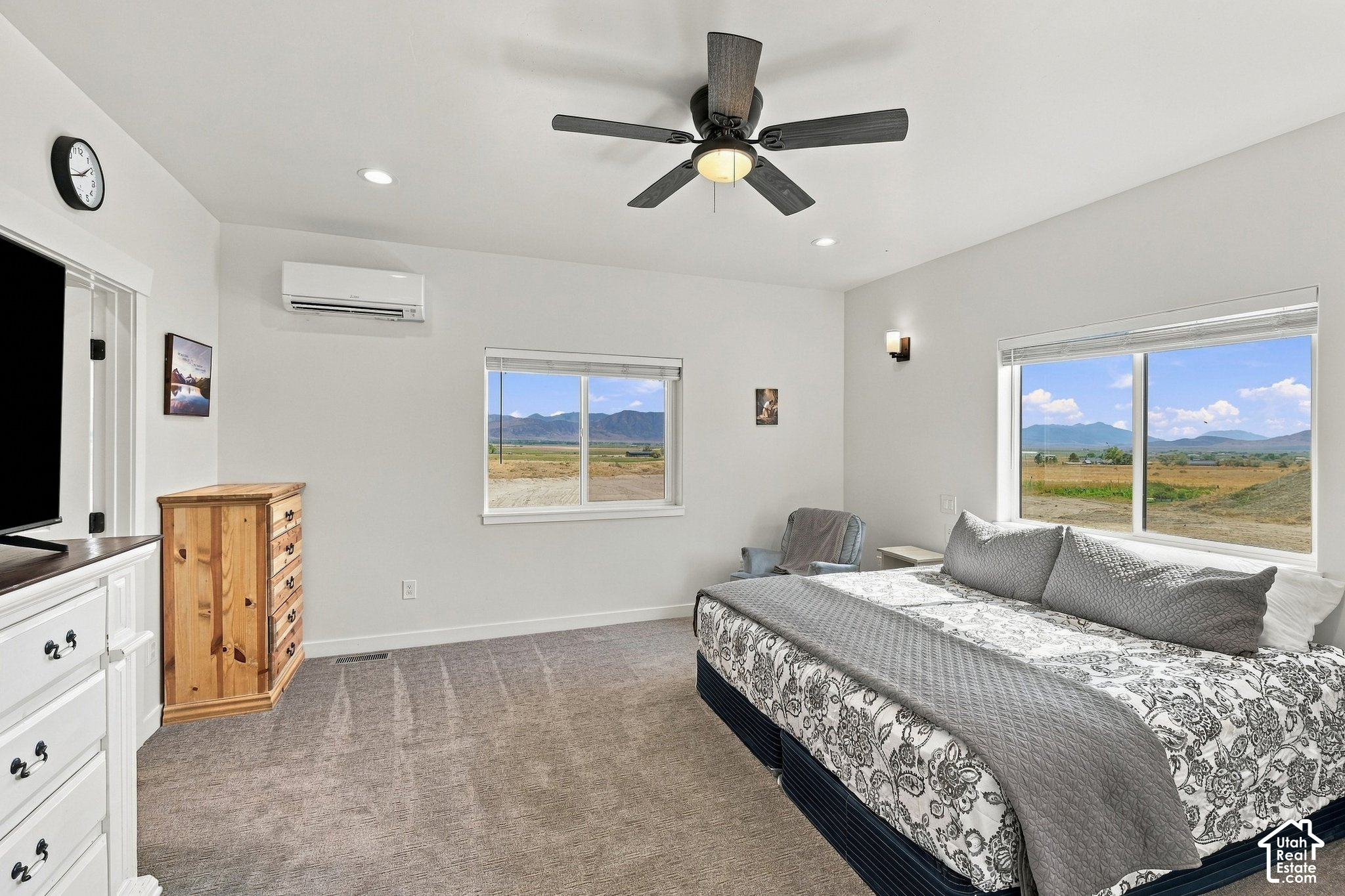 405 N WONDERFUL LIFE LN