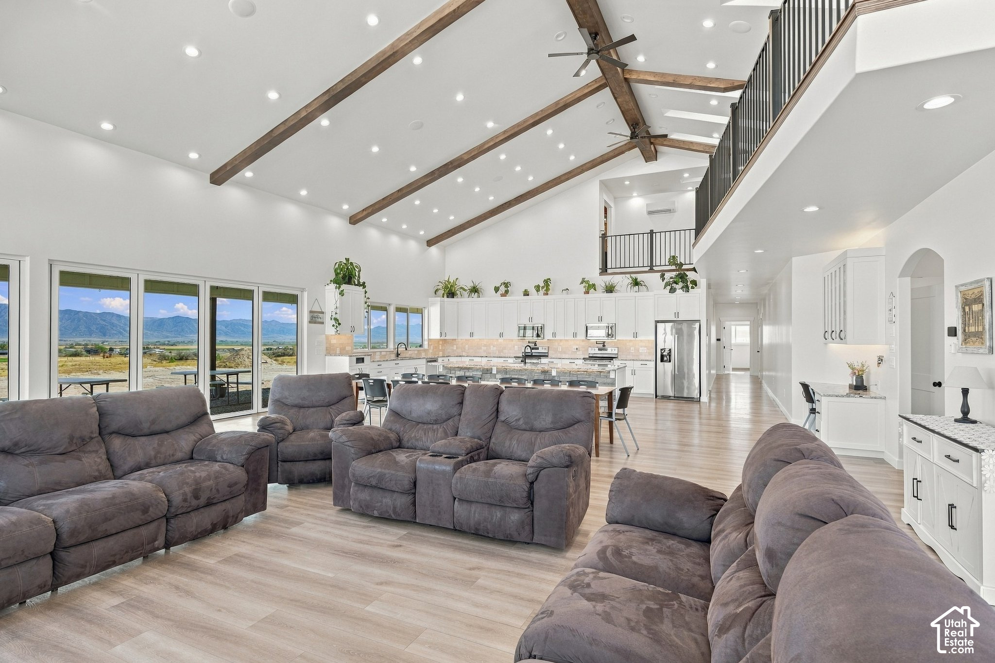 405 N WONDERFUL LIFE LN