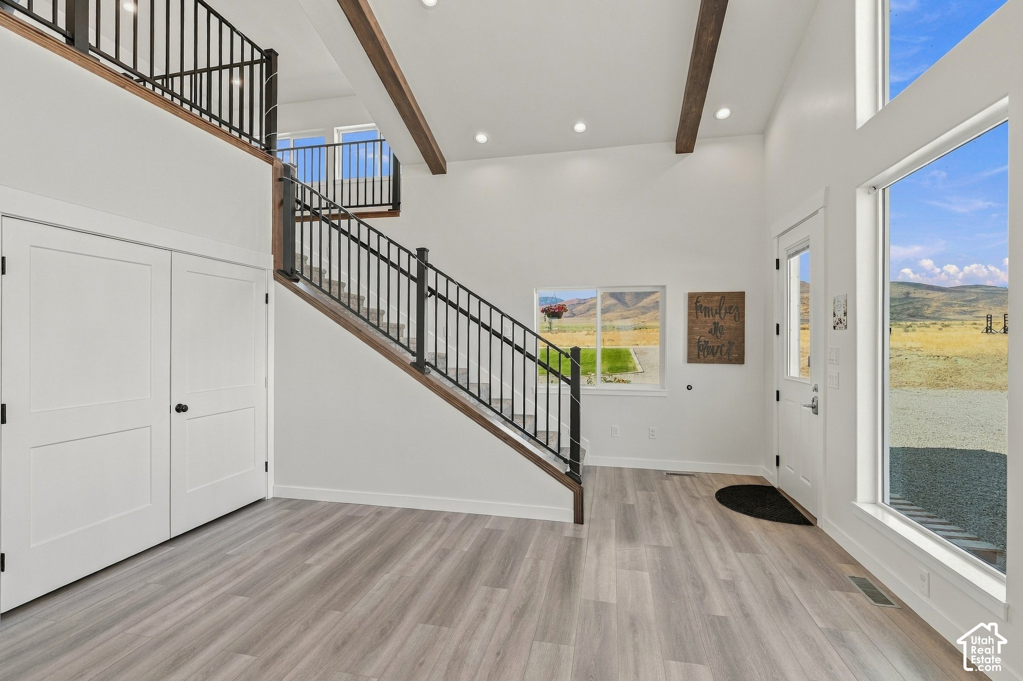405 N WONDERFUL LIFE LN