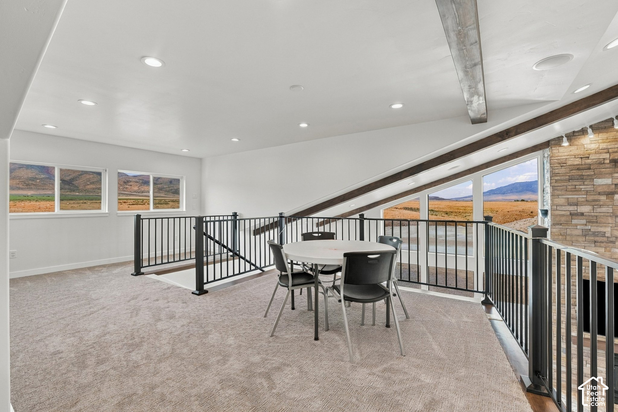 405 N WONDERFUL LIFE LN