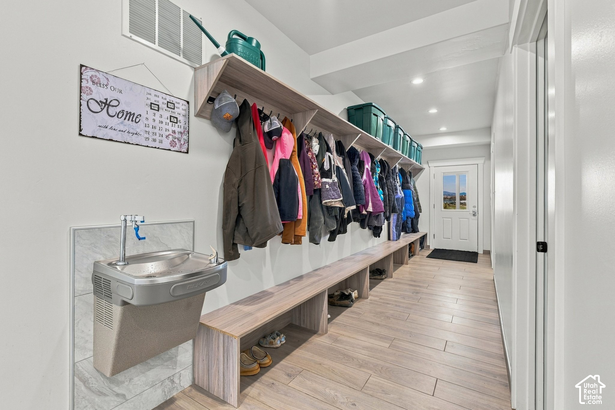 405 N WONDERFUL LIFE LN