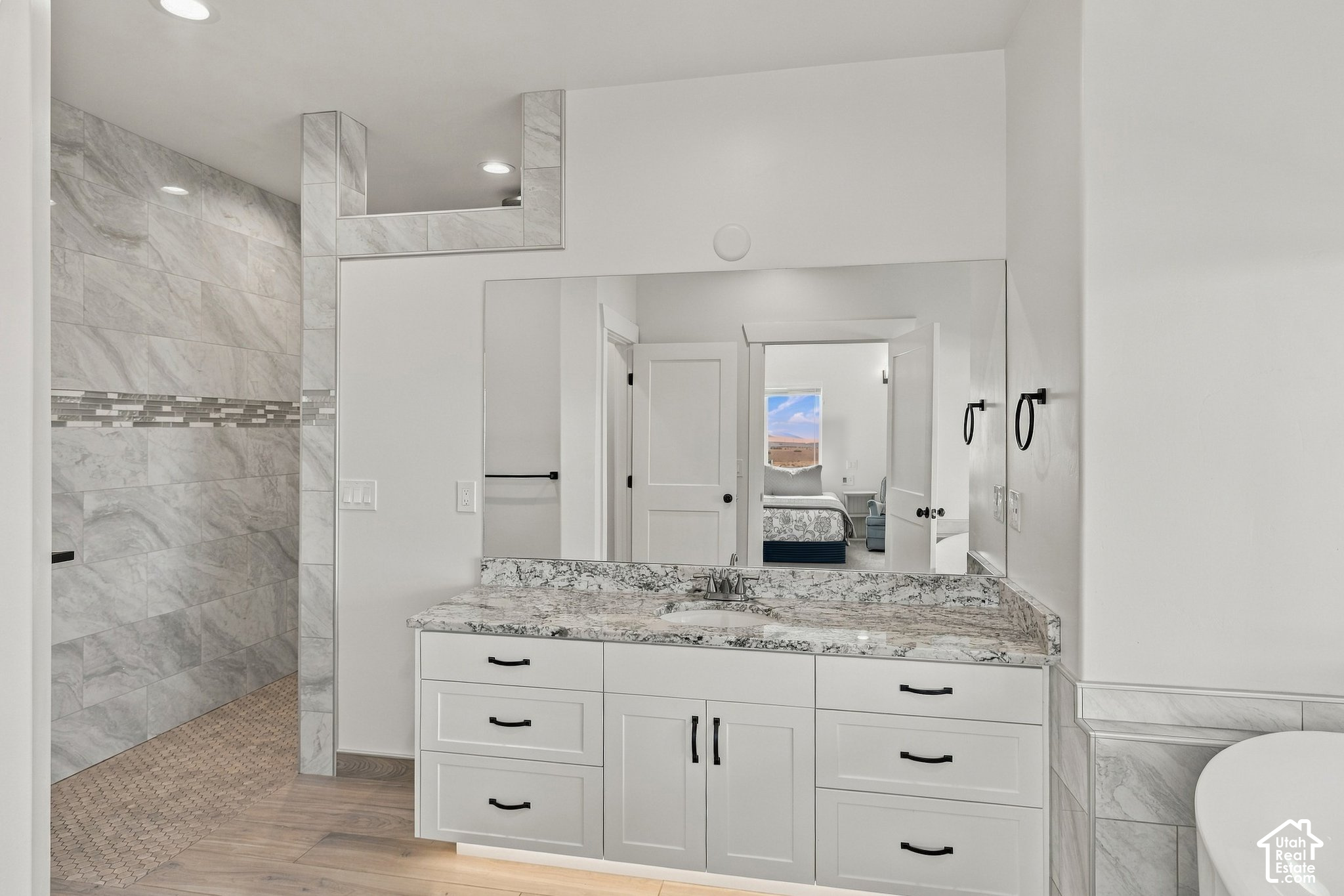 405 N WONDERFUL LIFE LN