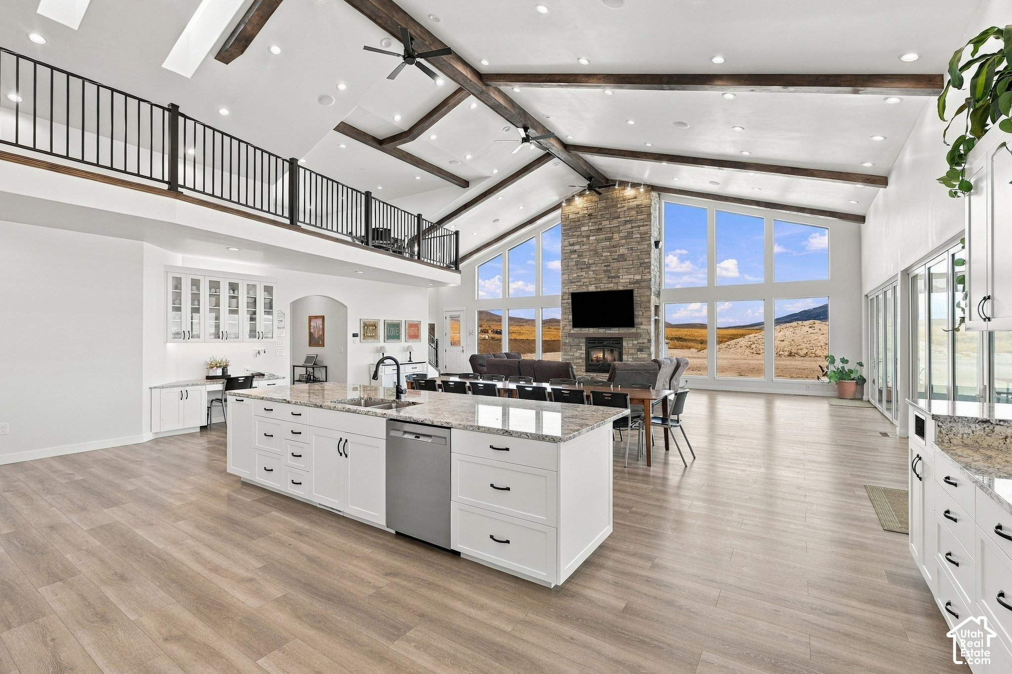 405 N WONDERFUL LIFE LN
