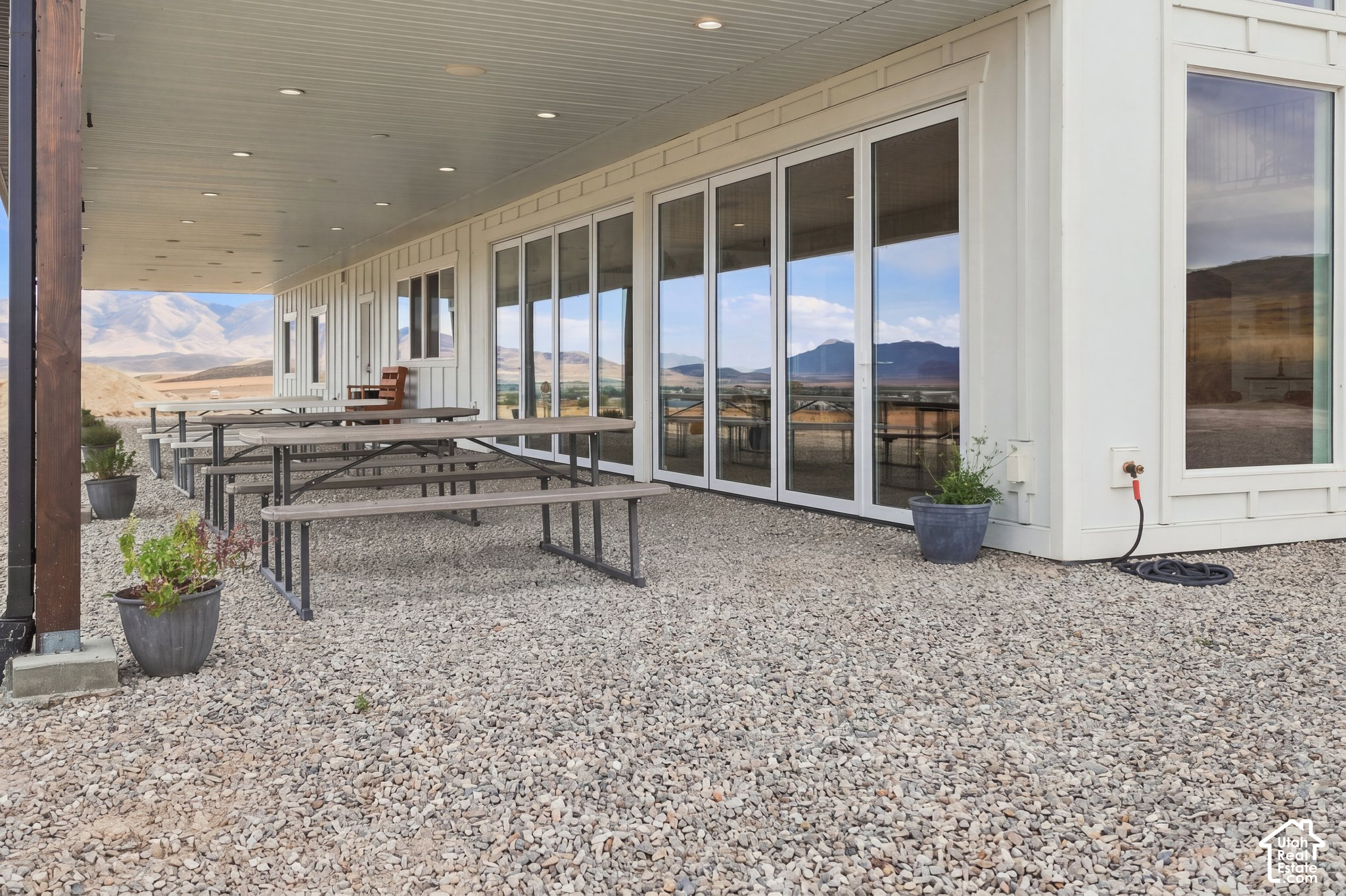 405 N WONDERFUL LIFE LN