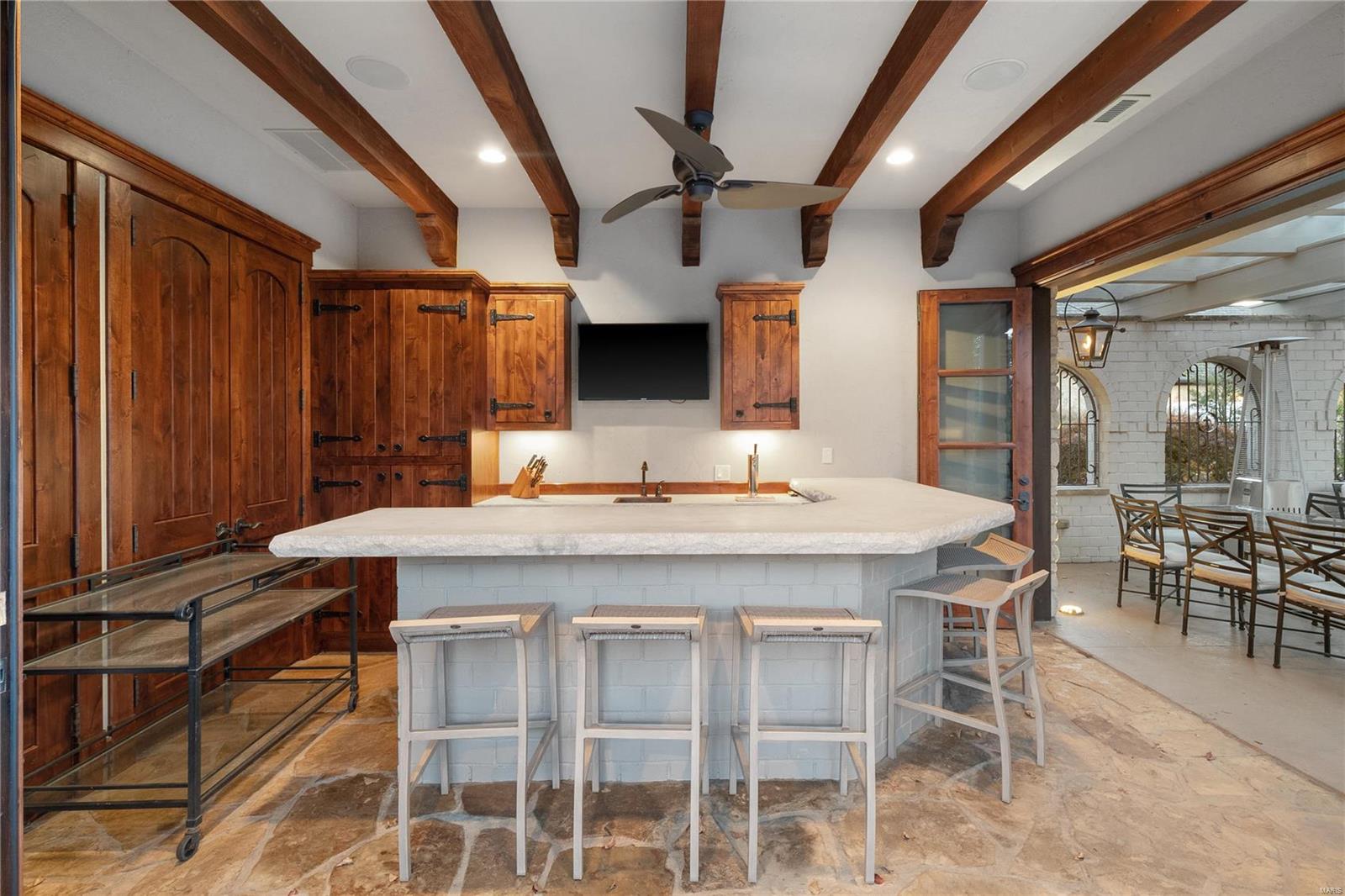 6 Bridle Lane