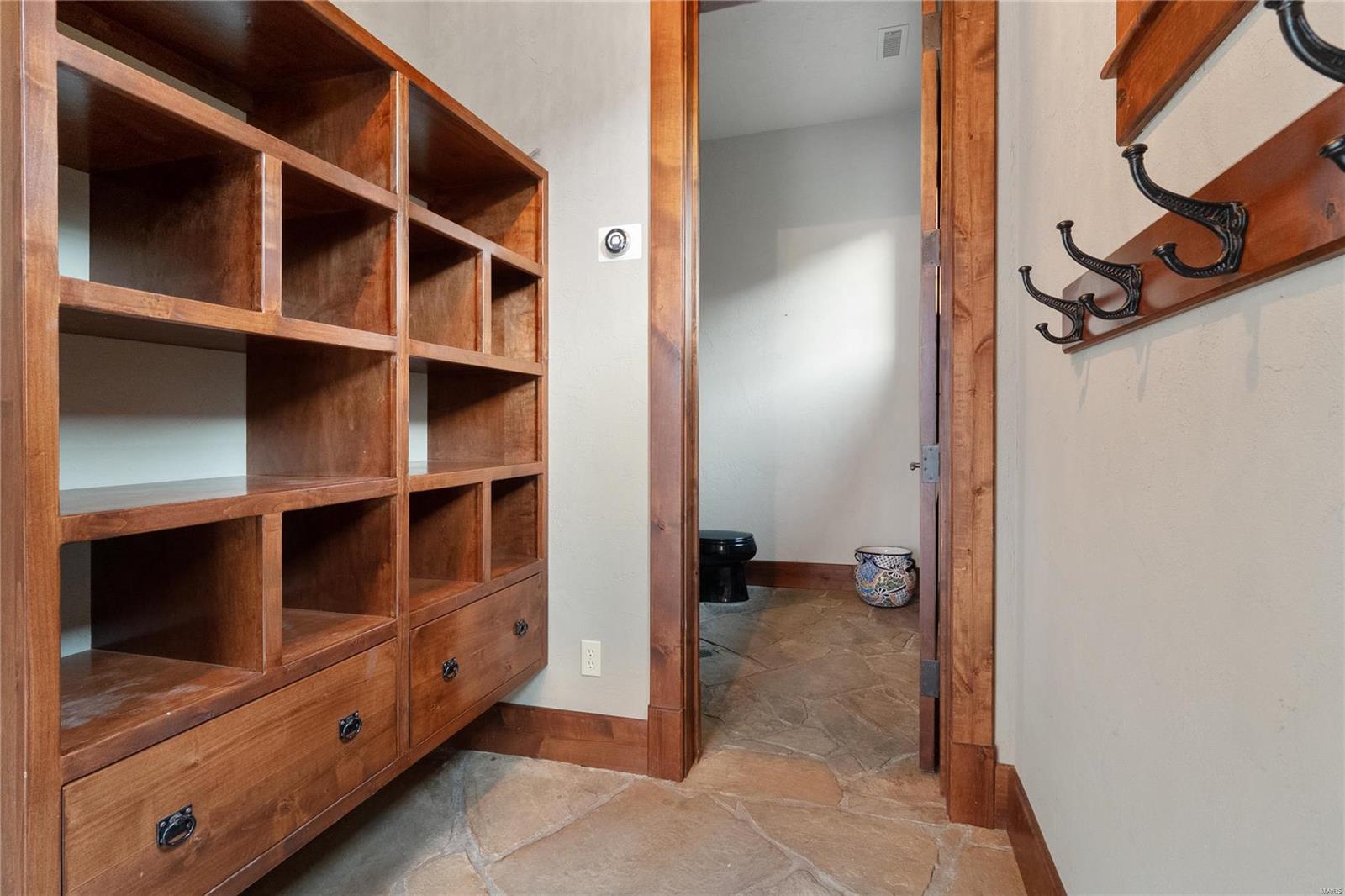 6 Bridle Lane