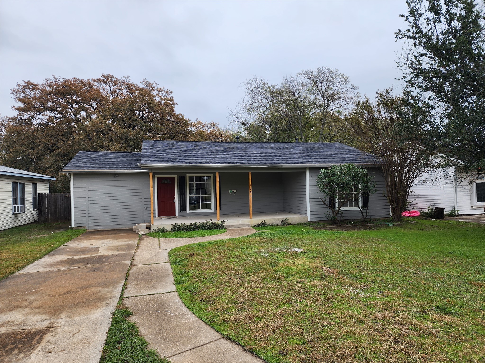 1204 Dora Street